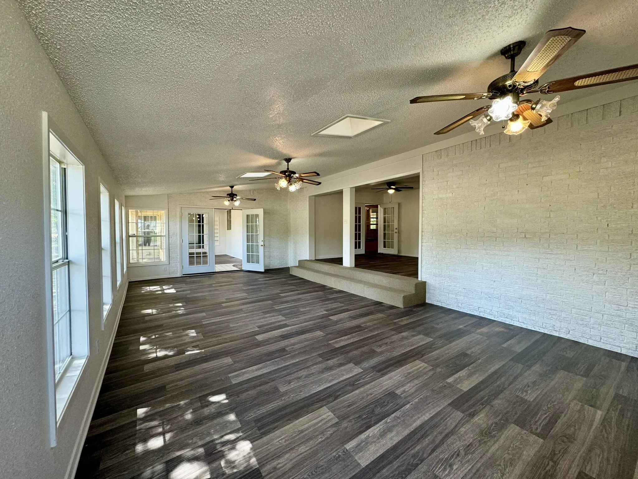 Business For Rent in Parker County , 924 N Main Street, Springtown, Texas 76082, 0, 0, Garage spaces, 0 Sqft, built in 1968, Price $2,400, mls#21355816, Real Estate Agent in Springtown, Homes For Rent in Parker county, Homes For Rent in Springtown, Realtor in Springtown Texas, Real Estate Brokerage Independent Realty Texas, Luminita Cordes Realtor