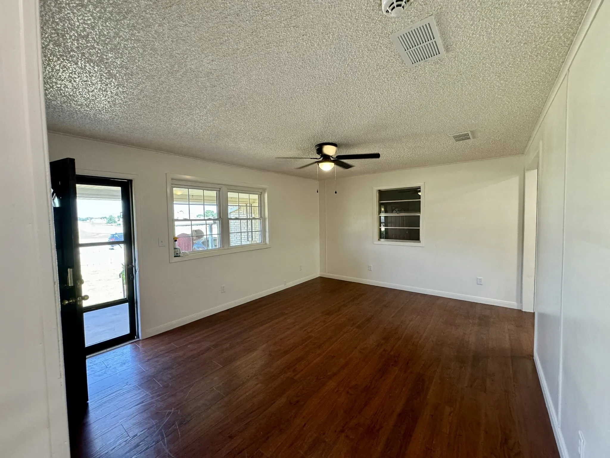 Business For Rent in Parker County , 924 N Main Street, Springtown, Texas 76082, 0, 0, Garage spaces, 0 Sqft, built in 1968, Price $2,400, mls#21355816, Real Estate Agent in Springtown, Homes For Rent in Parker county, Homes For Rent in Springtown, Realtor in Springtown Texas, Real Estate Brokerage Independent Realty Texas, Luminita Cordes Realtor