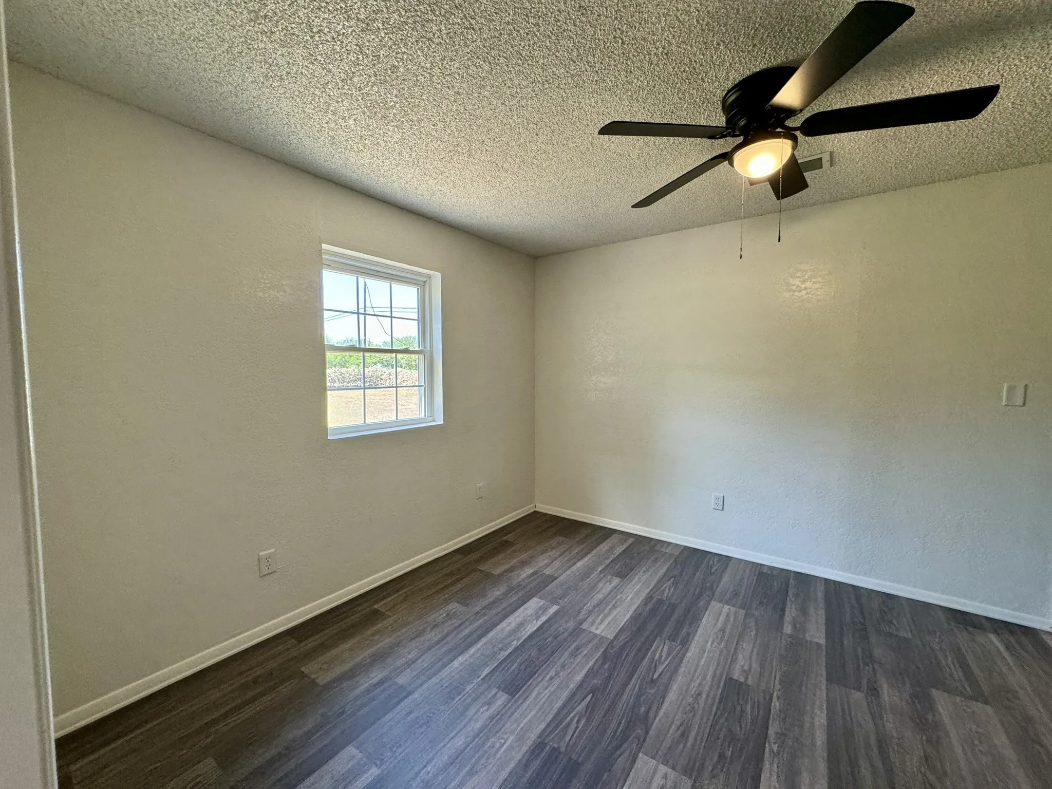 Business For Rent in Parker County , 924 N Main Street, Springtown, Texas 76082, 0, 0, Garage spaces, 0 Sqft, built in 1968, Price $2,400, mls#21355816, Real Estate Agent in Springtown, Homes For Rent in Parker county, Homes For Rent in Springtown, Realtor in Springtown Texas, Real Estate Brokerage Independent Realty Texas, Luminita Cordes Realtor