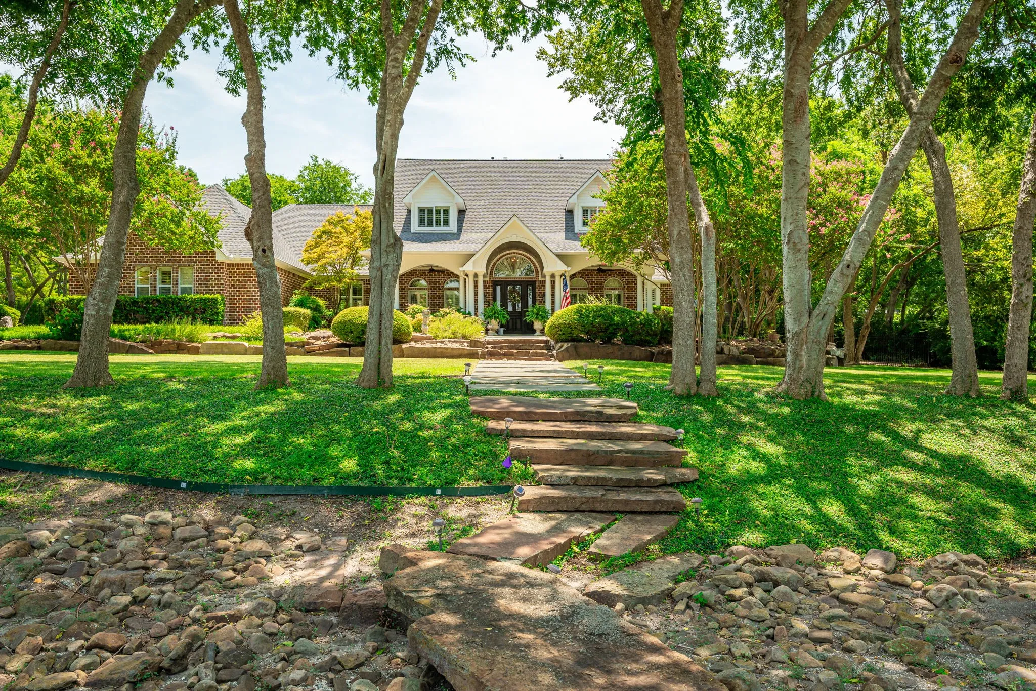 Single Family Residence For Sale in Collin County , 600 Oakmont Court, Fairview, Texas 75069, 5 Bedroom, 5 Bathroom, 3 Garage spaces, 3,811 Sqft, built in 1998, mls#21352627, Real Estate Agent in Fairview, Homes For Sale in Collin county, Homes For Sale in Fairview, Realtor in Fairview Texas, Real Estate Brokerage Independent Realty Texas, Luminita Cordes Realtor