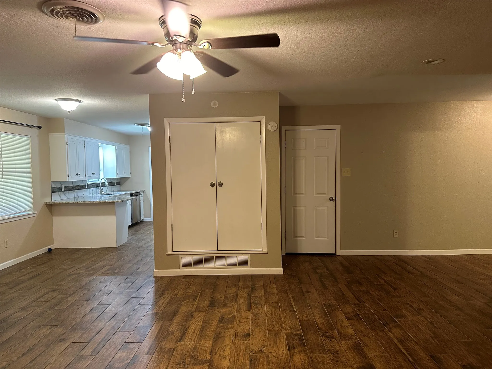 Single Family Residence For Rent in Taylor County , 2518 S 38th Street, Abilene, Texas 79605, 3 Bedroom, 2 Bathroom, 2 Garage spaces, 1,507 Sqft, built in 1965, mls#21355831, Real Estate Agent in Abilene, Homes For Rent in Taylor county, Homes For Rent in Abilene, Realtor in Abilene Texas, Real Estate Brokerage Independent Realty Texas, Luminita Cordes Realtor