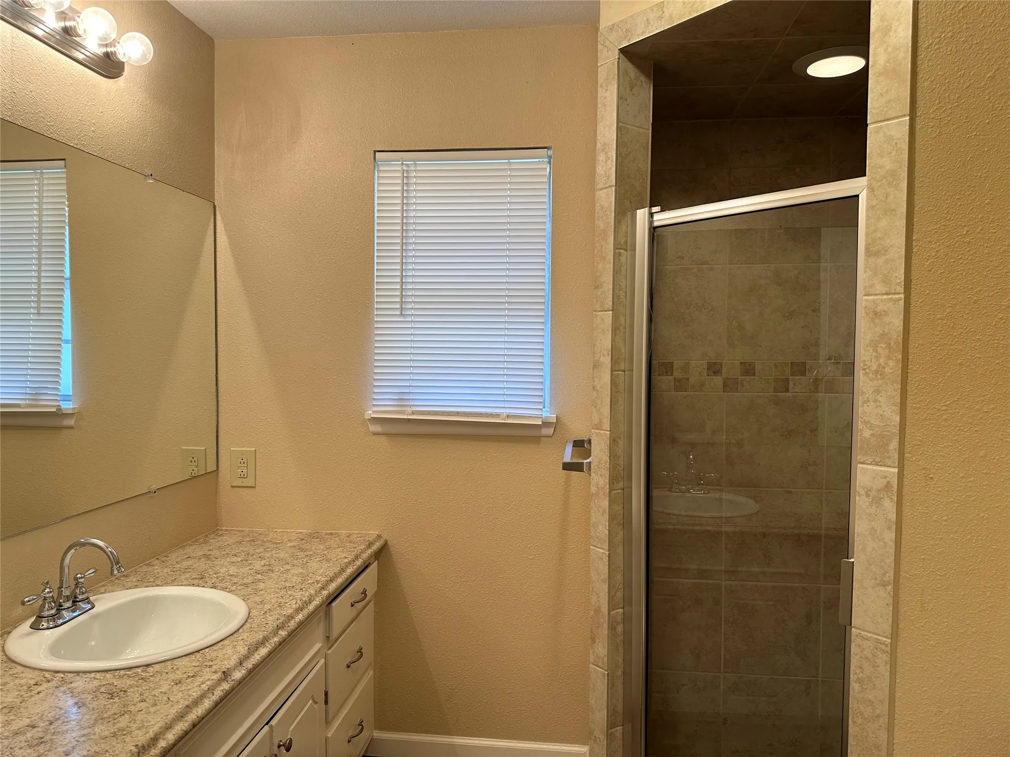 Single Family Residence For Rent in Taylor County , 2518 S 38th Street, Abilene, Texas 79605, 3 Bedroom, 2 Bathroom, 2 Garage spaces, 1,507 Sqft, built in 1965, mls#21355831, Real Estate Agent in Abilene, Homes For Rent in Taylor county, Homes For Rent in Abilene, Realtor in Abilene Texas, Real Estate Brokerage Independent Realty Texas, Luminita Cordes Realtor