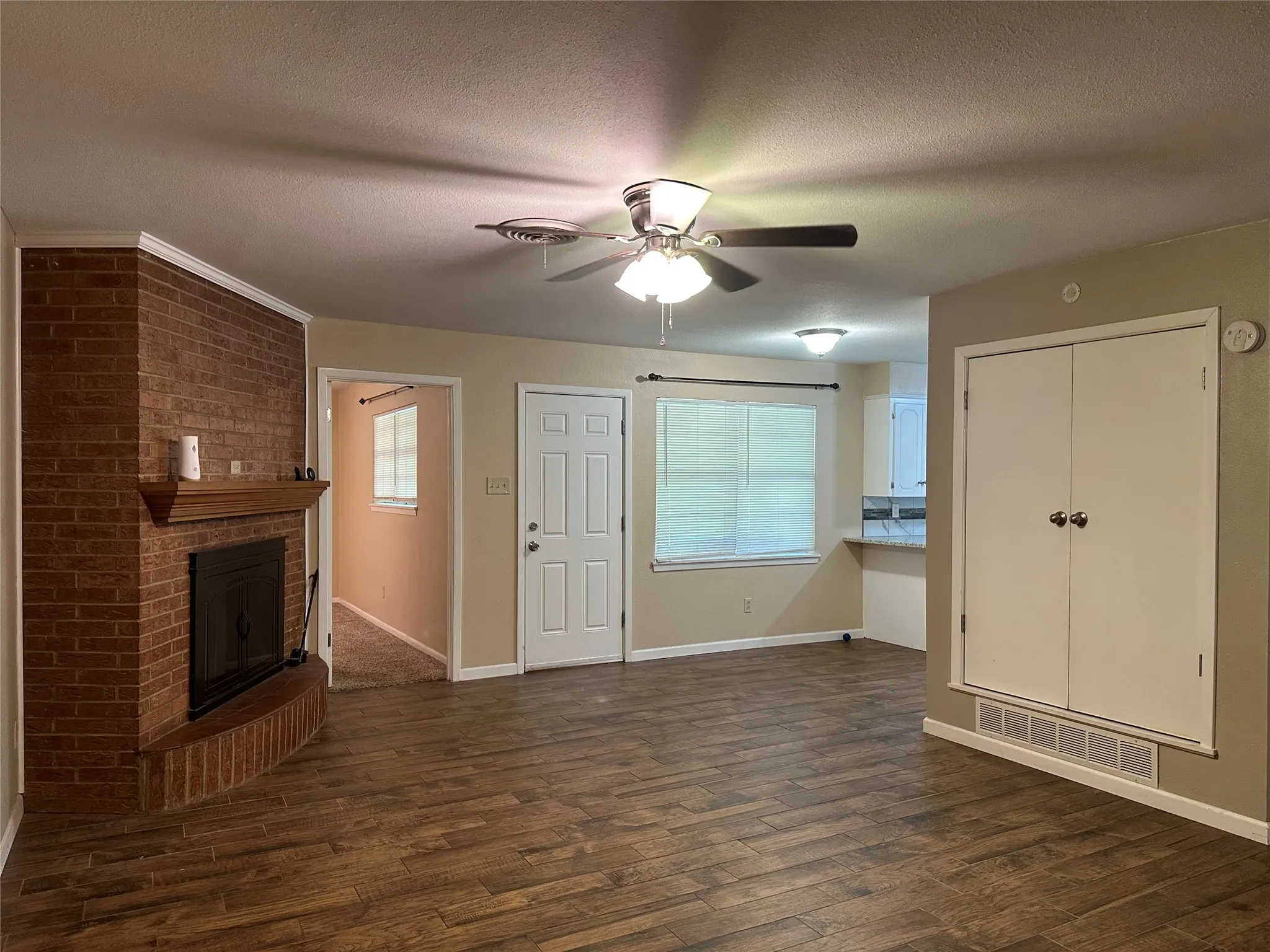Single Family Residence For Rent in Taylor County , 2518 S 38th Street, Abilene, Texas 79605, 3 Bedroom, 2 Bathroom, 2 Garage spaces, 1,507 Sqft, built in 1965, mls#21355831, Real Estate Agent in Abilene, Homes For Rent in Taylor county, Homes For Rent in Abilene, Realtor in Abilene Texas, Real Estate Brokerage Independent Realty Texas, Luminita Cordes Realtor