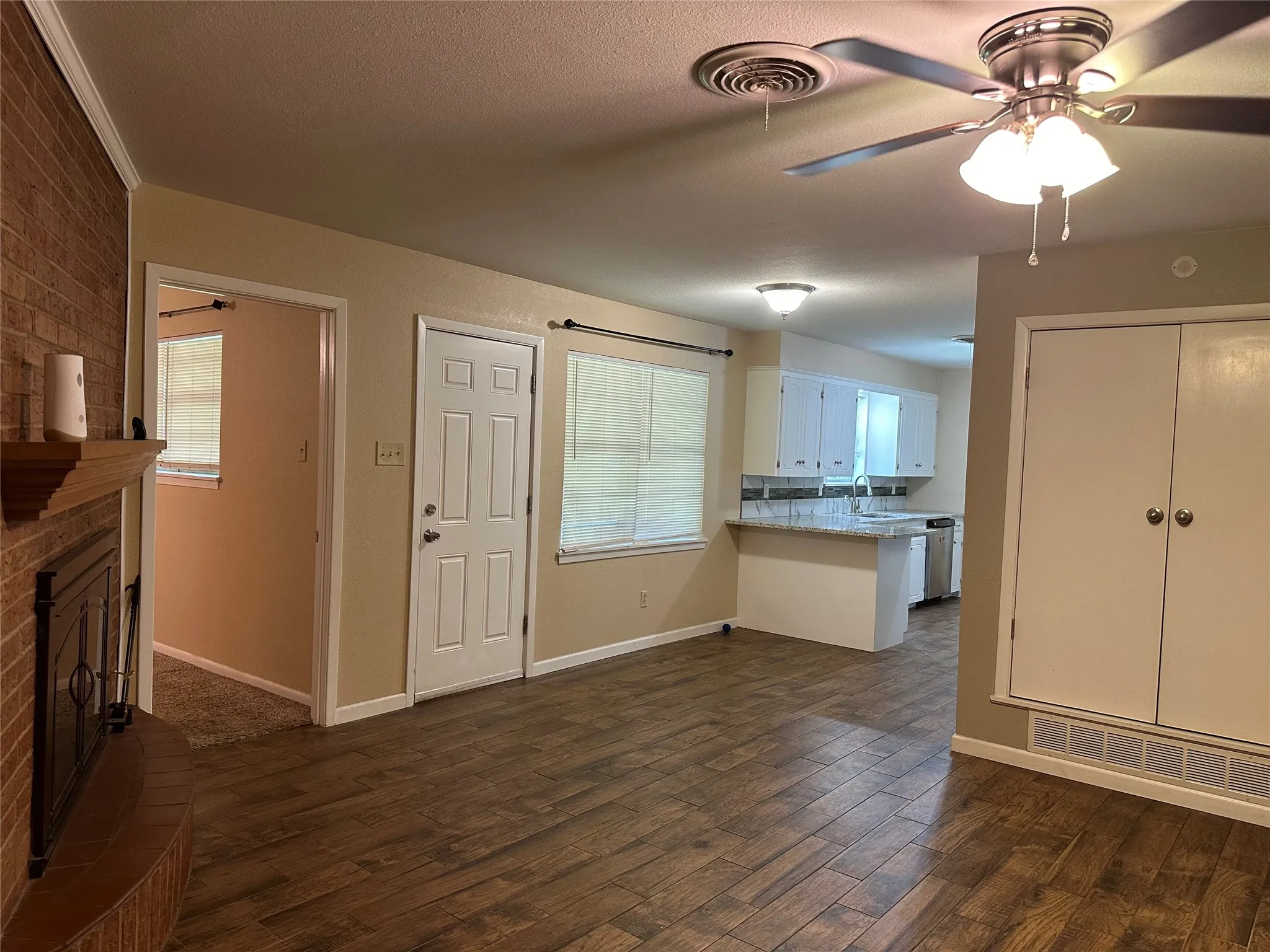 Single Family Residence For Rent in Taylor County , 2518 S 38th Street, Abilene, Texas 79605, 3 Bedroom, 2 Bathroom, 2 Garage spaces, 1,507 Sqft, built in 1965, mls#21355831, Real Estate Agent in Abilene, Homes For Rent in Taylor county, Homes For Rent in Abilene, Realtor in Abilene Texas, Real Estate Brokerage Independent Realty Texas, Luminita Cordes Realtor