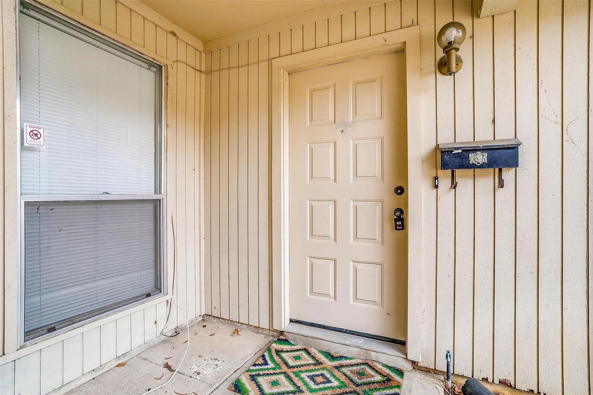 Townhouse For Rent in Tarrant County , 5947 Chimney Wood Circle, Fort Worth, Texas 76112, 3 Bedroom, 2 Bathroom, 2 Garage spaces, 1,476 Sqft, built in 1980, mls#21355766, Real Estate Agent in Fort Worth, Homes For Rent in Tarrant county, Homes For Rent in Fort Worth, Realtor in Fort Worth Texas, Real Estate Brokerage Independent Realty Texas, Luminita Cordes Realtor
