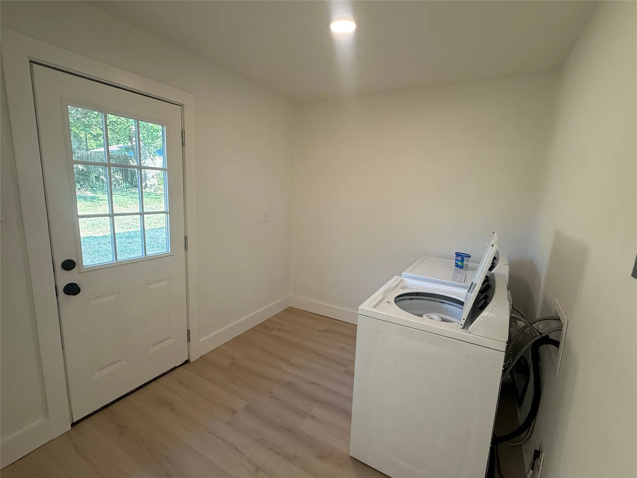 Single Family Residence For Rent in Grayson County , 37 Almond Drive, Pottsboro, Texas 75076, 3 Bedroom, 2 Bathroom, Garage spaces, 1,392 Sqft, built in 1970, mls#21355701, Real Estate Agent in Pottsboro, Homes For Rent in Grayson county, Homes For Rent in Pottsboro, Realtor in Pottsboro Texas, Real Estate Brokerage Independent Realty Texas, Luminita Cordes Realtor