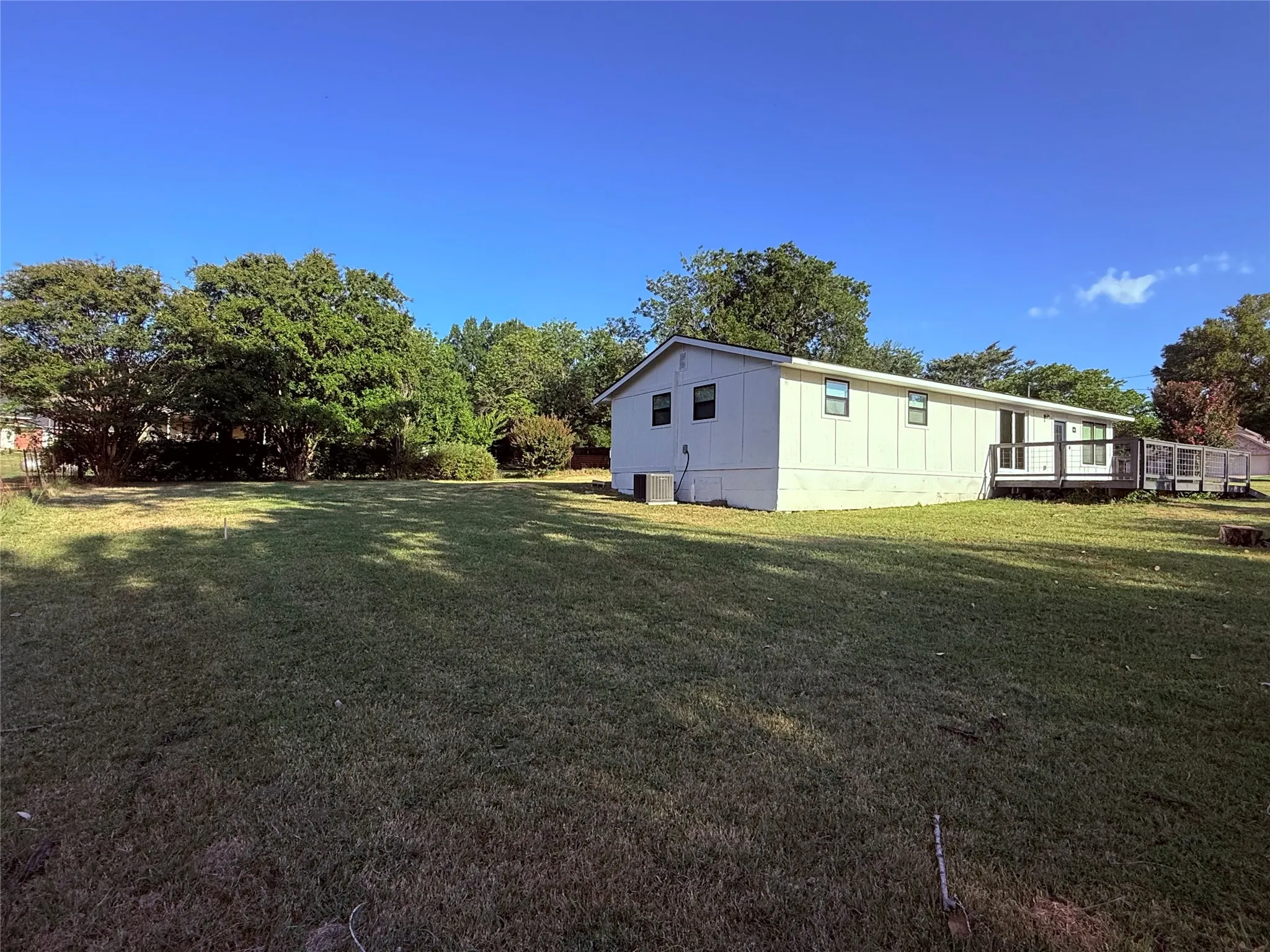 Single Family Residence For Rent in Grayson County , 37 Almond Drive, Pottsboro, Texas 75076, 3 Bedroom, 2 Bathroom, Garage spaces, 1,392 Sqft, built in 1970, mls#21355701, Real Estate Agent in Pottsboro, Homes For Rent in Grayson county, Homes For Rent in Pottsboro, Realtor in Pottsboro Texas, Real Estate Brokerage Independent Realty Texas, Luminita Cordes Realtor