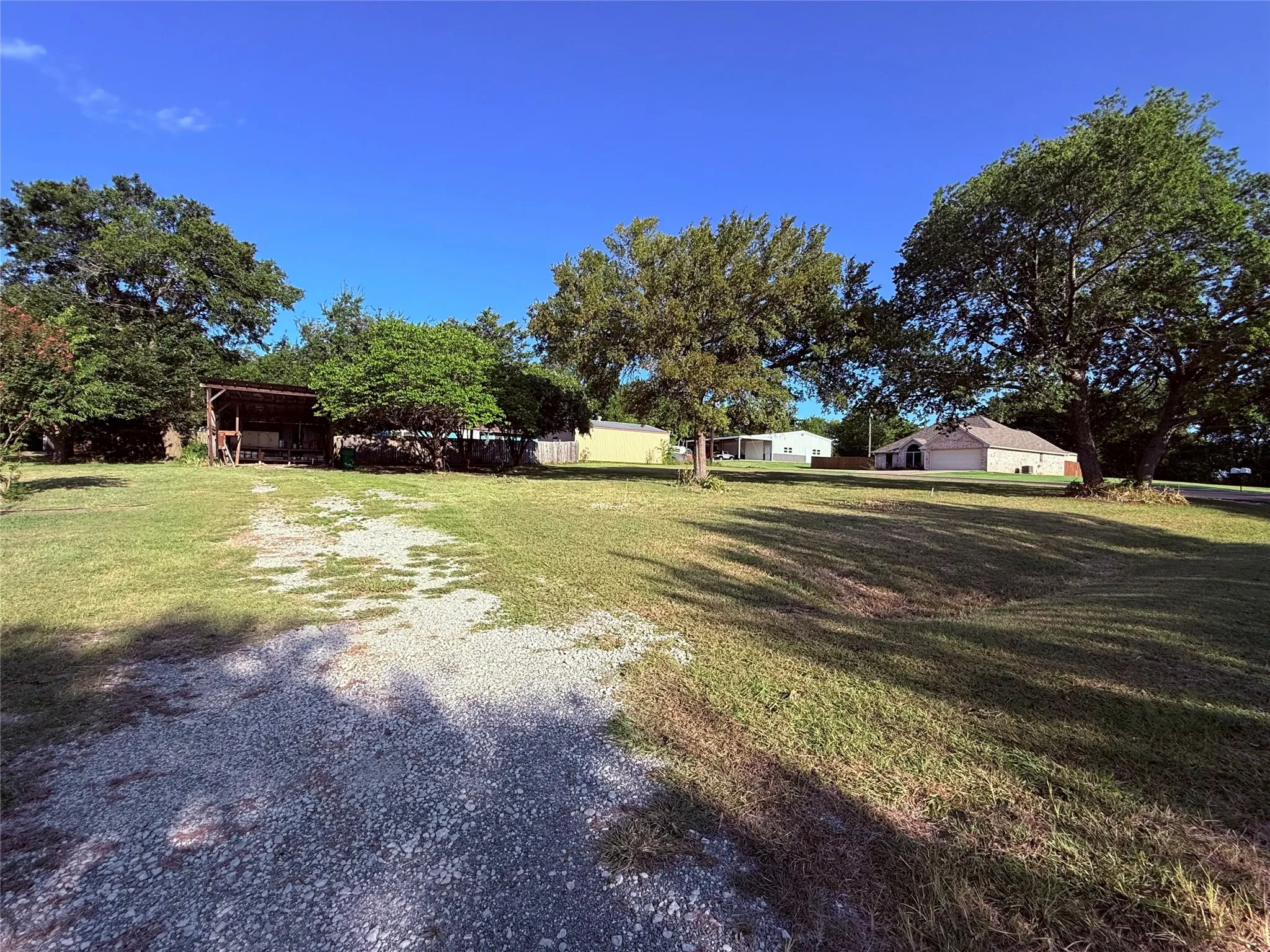 Single Family Residence For Rent in Grayson County , 37 Almond Drive, Pottsboro, Texas 75076, 3 Bedroom, 2 Bathroom, Garage spaces, 1,392 Sqft, built in 1970, mls#21355701, Real Estate Agent in Pottsboro, Homes For Rent in Grayson county, Homes For Rent in Pottsboro, Realtor in Pottsboro Texas, Real Estate Brokerage Independent Realty Texas, Luminita Cordes Realtor