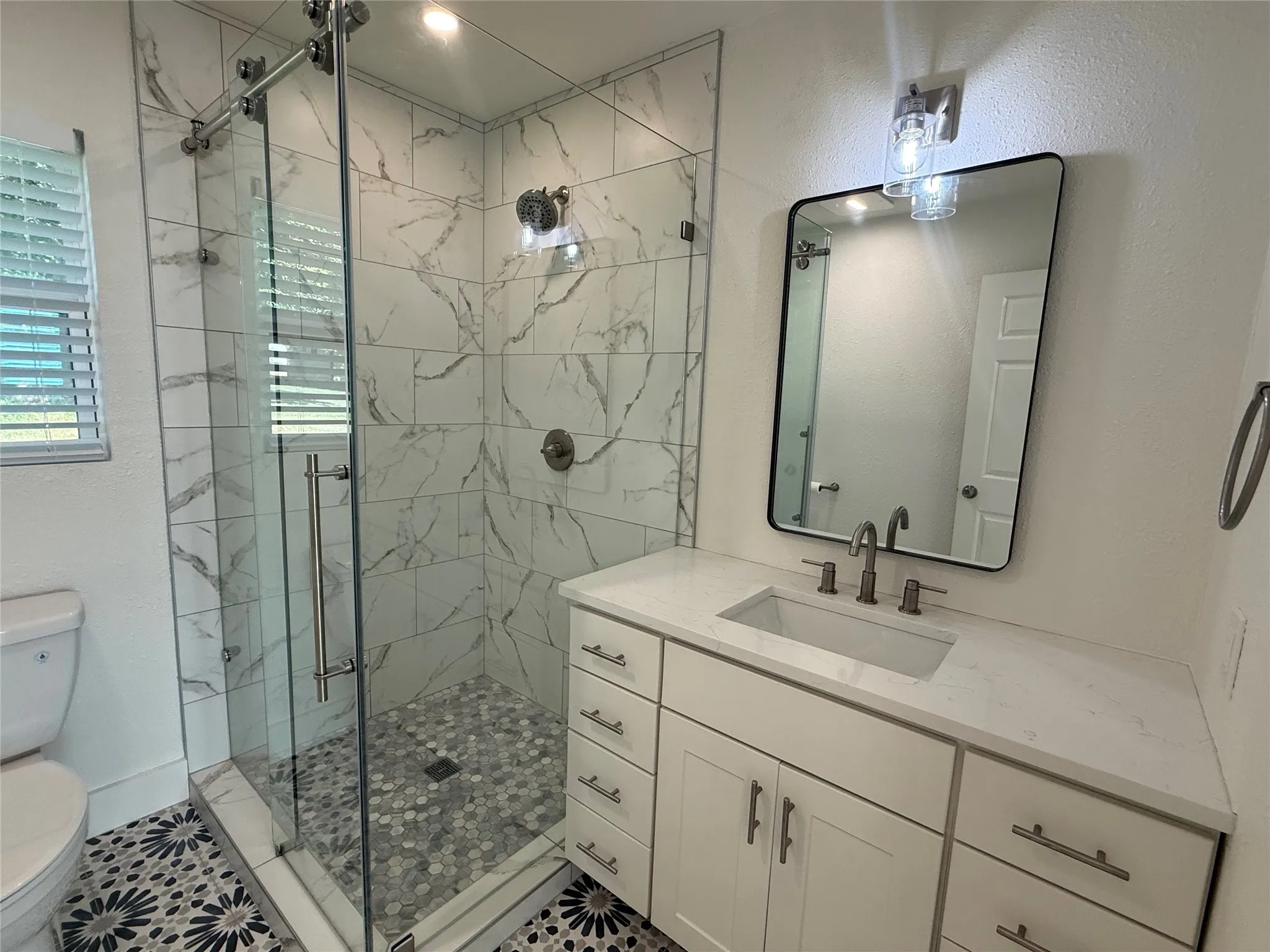 Single Family Residence For Rent in Grayson County , 37 Almond Drive, Pottsboro, Texas 75076, 3 Bedroom, 2 Bathroom, Garage spaces, 1,392 Sqft, built in 1970, mls#21355701, Real Estate Agent in Pottsboro, Homes For Rent in Grayson county, Homes For Rent in Pottsboro, Realtor in Pottsboro Texas, Real Estate Brokerage Independent Realty Texas, Luminita Cordes Realtor
