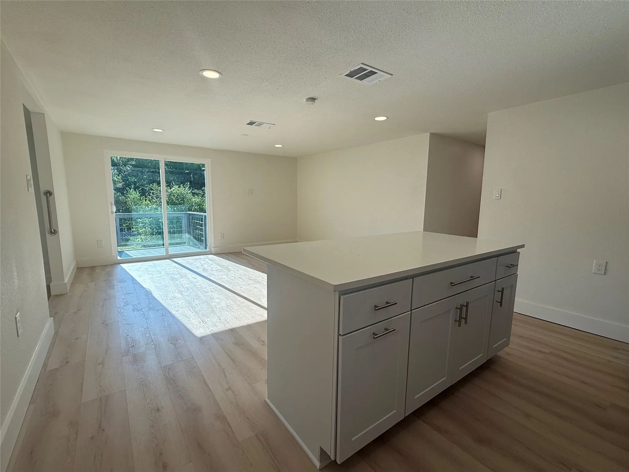 Single Family Residence For Rent in Grayson County , 37 Almond Drive, Pottsboro, Texas 75076, 3 Bedroom, 2 Bathroom, Garage spaces, 1,392 Sqft, built in 1970, mls#21355701, Real Estate Agent in Pottsboro, Homes For Rent in Grayson county, Homes For Rent in Pottsboro, Realtor in Pottsboro Texas, Real Estate Brokerage Independent Realty Texas, Luminita Cordes Realtor