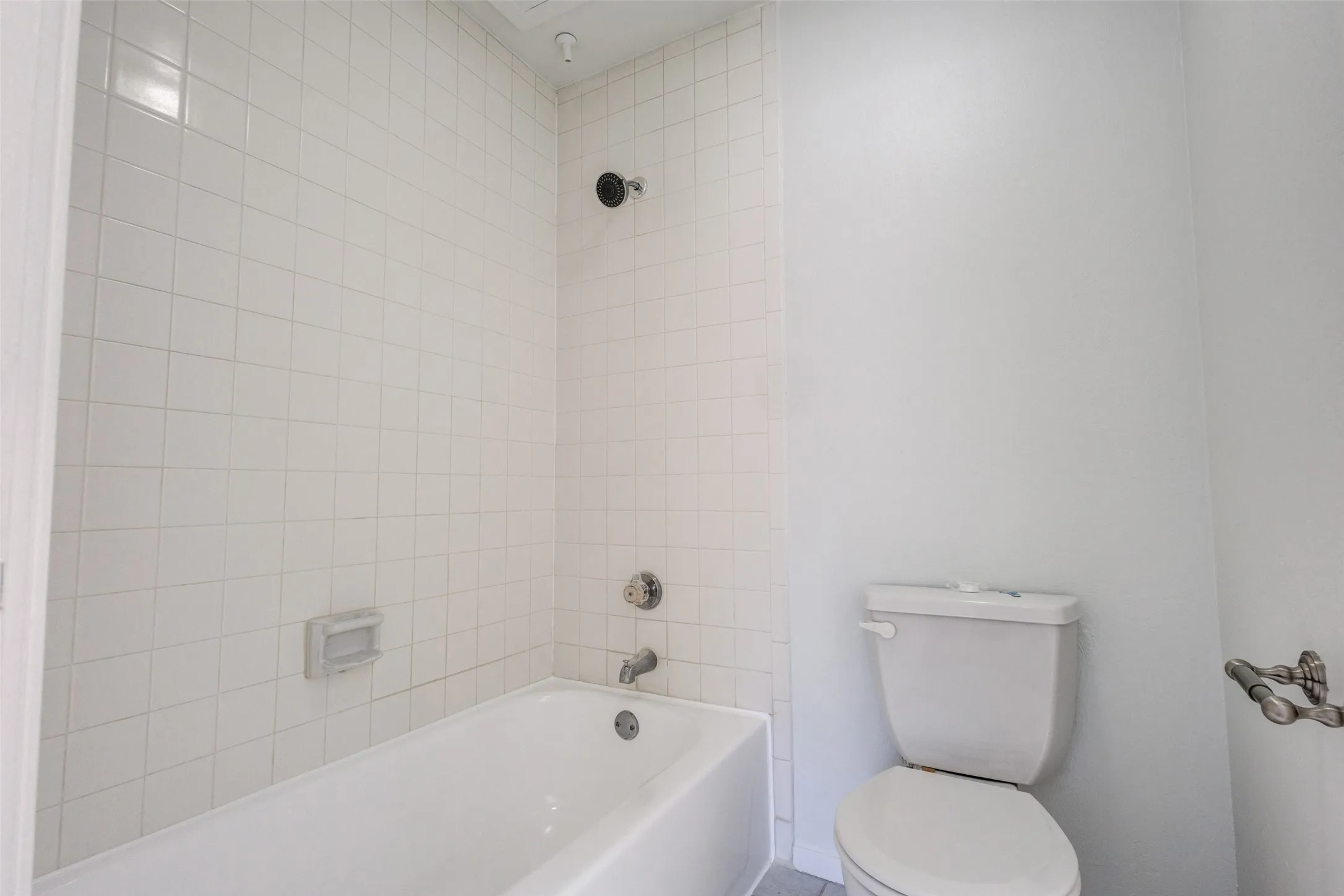 Condominium For Rent in Dallas County , 4030 Holland Avenue 6, Dallas, Texas 75219, 1 Bedroom, 1 Bathroom, Garage spaces, 775 Sqft, built in 1983, mls#21307046, Real Estate Agent in Dallas, Homes For Rent in Dallas county, Homes For Rent in Dallas, Realtor in Dallas Texas, Real Estate Brokerage Independent Realty Texas, Luminita Cordes Realtor