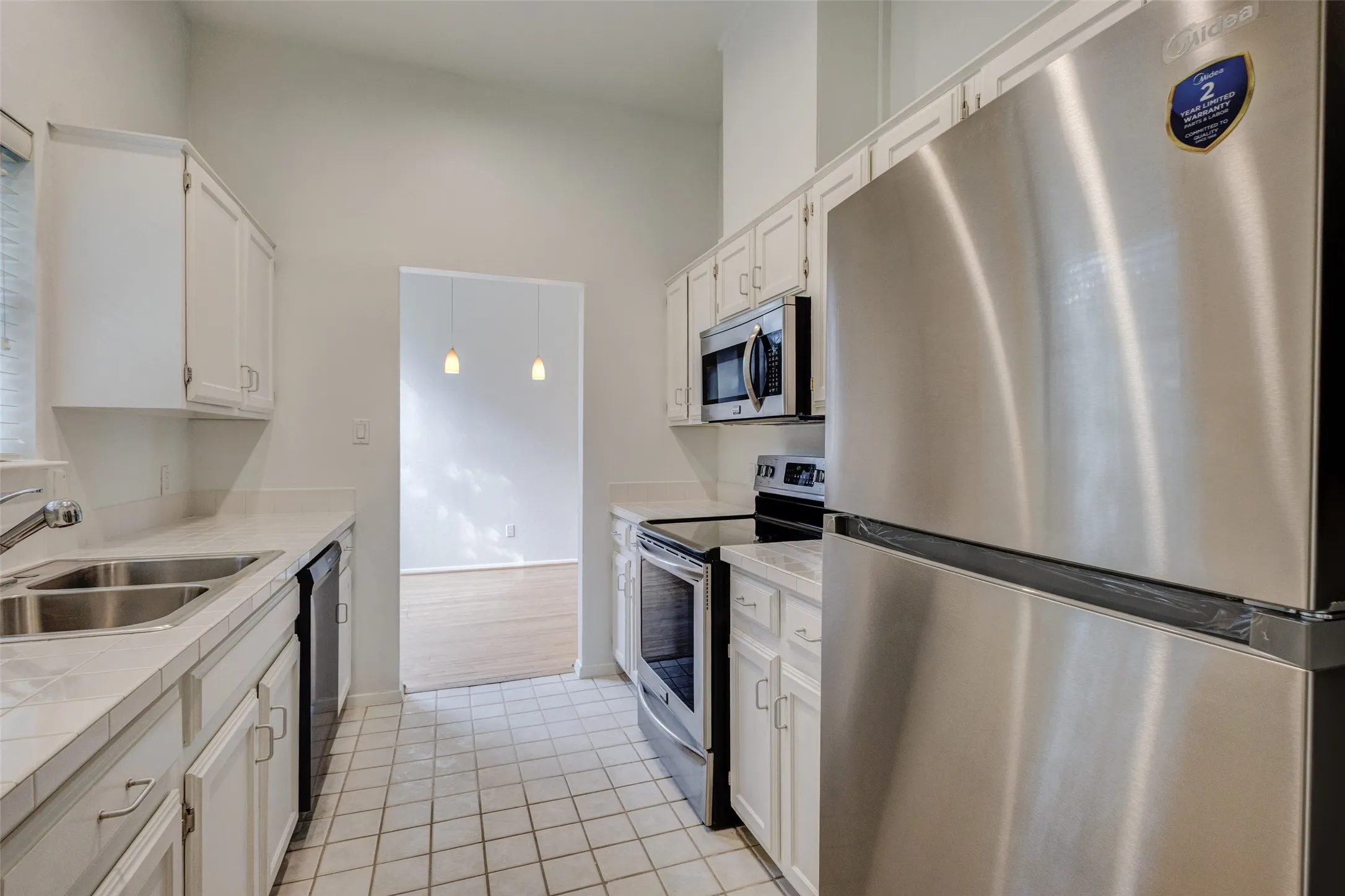 Condominium For Rent in Dallas County , 4030 Holland Avenue 6, Dallas, Texas 75219, 1 Bedroom, 1 Bathroom, Garage spaces, 775 Sqft, built in 1983, mls#21307046, Real Estate Agent in Dallas, Homes For Rent in Dallas county, Homes For Rent in Dallas, Realtor in Dallas Texas, Real Estate Brokerage Independent Realty Texas, Luminita Cordes Realtor