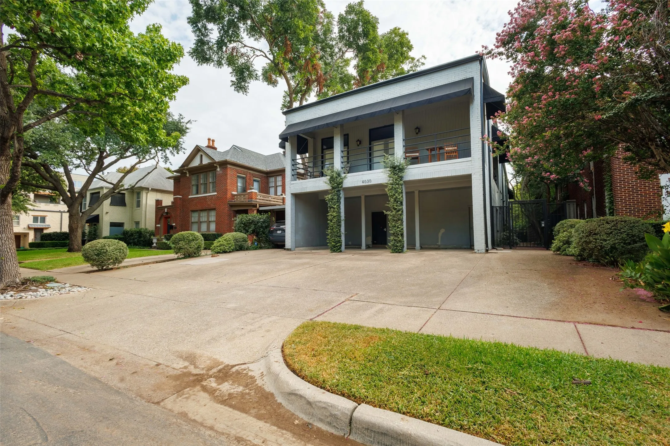 Condominium For Rent in Dallas County , 4030 Holland Avenue 6, Dallas, Texas 75219, 1 Bedroom, 1 Bathroom, Garage spaces, 775 Sqft, built in 1983, mls#21307046, Real Estate Agent in Dallas, Homes For Rent in Dallas county, Homes For Rent in Dallas, Realtor in Dallas Texas, Real Estate Brokerage Independent Realty Texas, Luminita Cordes Realtor
