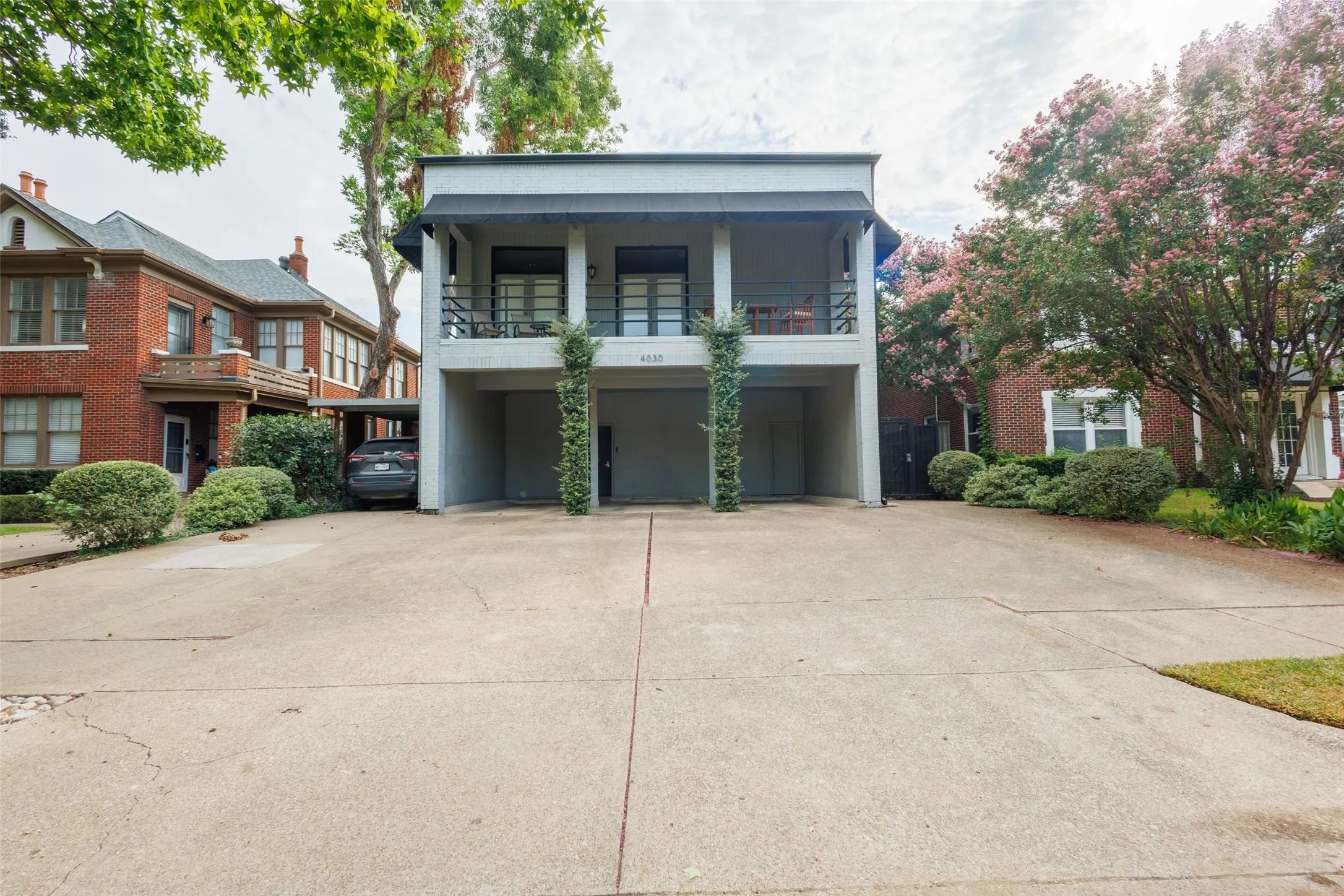 Condominium For Rent in Dallas County , 4030 Holland Avenue 6, Dallas, Texas 75219, 1 Bedroom, 1 Bathroom, Garage spaces, 775 Sqft, built in 1983, mls#21307046, Real Estate Agent in Dallas, Homes For Rent in Dallas county, Homes For Rent in Dallas, Realtor in Dallas Texas, Real Estate Brokerage Independent Realty Texas, Luminita Cordes Realtor
