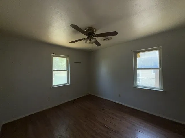 Single Family Residence For Sale in Tarrant County , 3121 Olive Place, Fort Worth, Texas 76116, 3 Bedroom, 2 Bathroom, 1 Garage spaces, 1,260 Sqft, built in 1961, mls#21355818, Real Estate Agent in Fort Worth, Homes For Sale in Tarrant county, Homes For Sale in Fort Worth, Realtor in Fort Worth Texas, Real Estate Brokerage Independent Realty Texas, Luminita Cordes Realtor