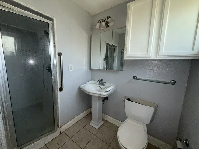 Single Family Residence For Sale in Tarrant County , 3121 Olive Place, Fort Worth, Texas 76116, 3 Bedroom, 2 Bathroom, 1 Garage spaces, 1,260 Sqft, built in 1961, mls#21355818, Real Estate Agent in Fort Worth, Homes For Sale in Tarrant county, Homes For Sale in Fort Worth, Realtor in Fort Worth Texas, Real Estate Brokerage Independent Realty Texas, Luminita Cordes Realtor