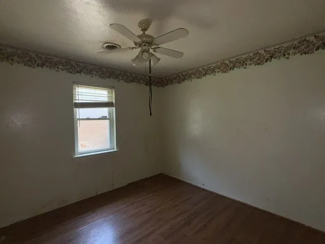 Single Family Residence For Sale in Tarrant County , 3121 Olive Place, Fort Worth, Texas 76116, 3 Bedroom, 2 Bathroom, 1 Garage spaces, 1,260 Sqft, built in 1961, mls#21355818, Real Estate Agent in Fort Worth, Homes For Sale in Tarrant county, Homes For Sale in Fort Worth, Realtor in Fort Worth Texas, Real Estate Brokerage Independent Realty Texas, Luminita Cordes Realtor