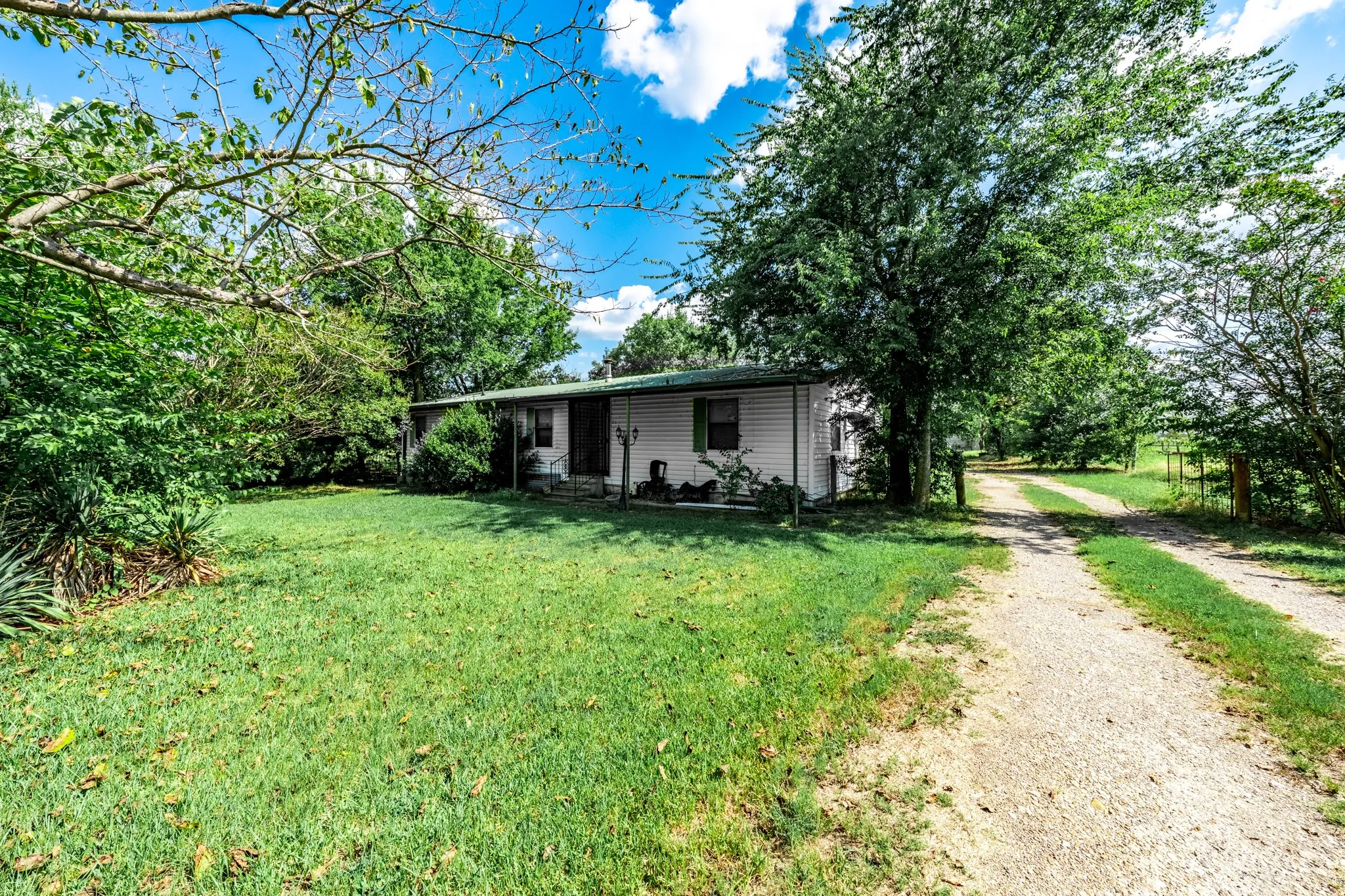 Improved Land For Sale in Hopkins County , 7801 W Interstate Highway 30, Cumby, Texas 75433, 0, 0, Garage spaces, 0 Sqft, built in 1977, Price $999,900, mls#21355839, Real Estate Agent in Cumby, Homes For Sale in Hopkins county, Homes For Sale in Cumby, Realtor in Cumby Texas, Real Estate Brokerage Independent Realty Texas, Luminita Cordes Realtor
