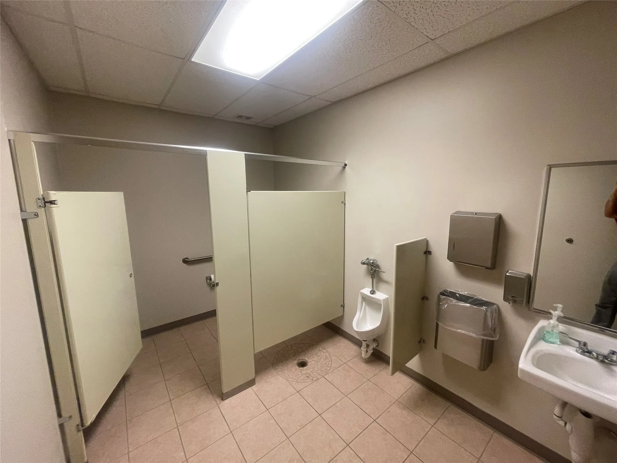 Men's Rest Room Common
