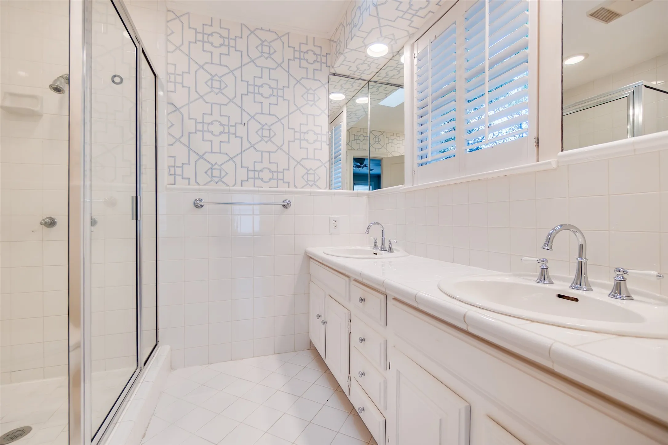 Single Family Residence For Rent in Dallas County , 4504 Livingston Avenue, Highland Park, Texas 75205, 4 Bedroom, 3 Bathroom, Garage spaces, 2,463 Sqft, built in 1928, mls#21355849, Real Estate Agent in Highland Park, Homes For Rent in Dallas county, Homes For Rent in Highland Park, Realtor in Highland Park Texas, Real Estate Brokerage Independent Realty Texas, Luminita Cordes Realtor