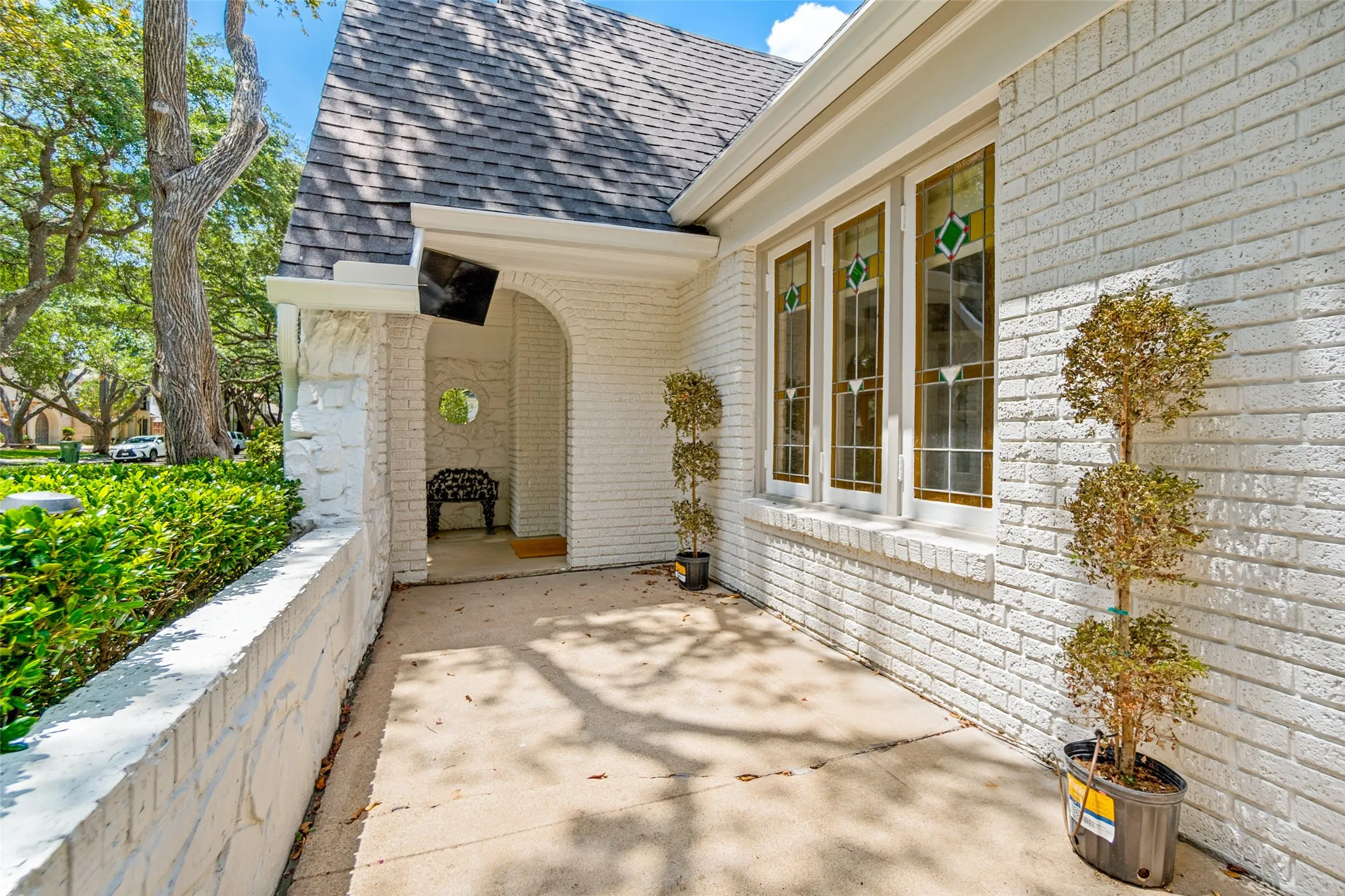 Single Family Residence For Rent in Dallas County , 4504 Livingston Avenue, Highland Park, Texas 75205, 4 Bedroom, 3 Bathroom, Garage spaces, 2,463 Sqft, built in 1928, mls#21355849, Real Estate Agent in Highland Park, Homes For Rent in Dallas county, Homes For Rent in Highland Park, Realtor in Highland Park Texas, Real Estate Brokerage Independent Realty Texas, Luminita Cordes Realtor