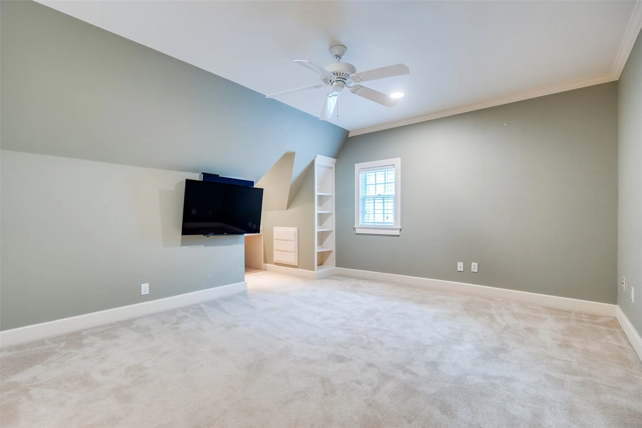 Single Family Residence For Rent in Dallas County , 4504 Livingston Avenue, Highland Park, Texas 75205, 4 Bedroom, 3 Bathroom, Garage spaces, 2,463 Sqft, built in 1928, mls#21355849, Real Estate Agent in Highland Park, Homes For Rent in Dallas county, Homes For Rent in Highland Park, Realtor in Highland Park Texas, Real Estate Brokerage Independent Realty Texas, Luminita Cordes Realtor