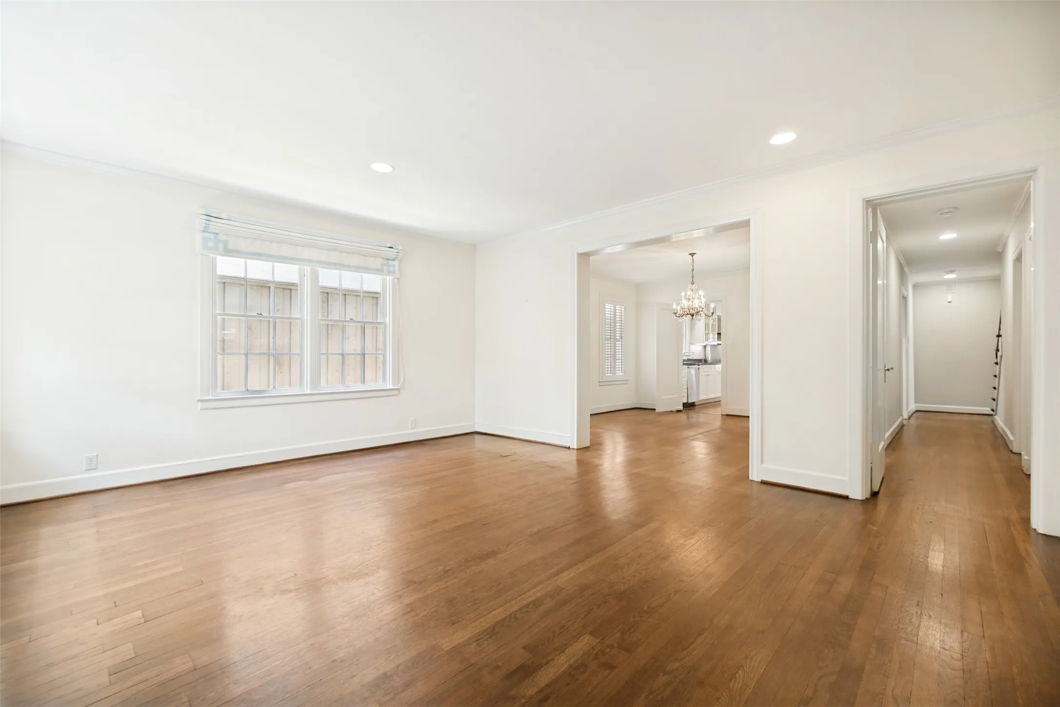 Single Family Residence For Rent in Dallas County , 4504 Livingston Avenue, Highland Park, Texas 75205, 4 Bedroom, 3 Bathroom, Garage spaces, 2,463 Sqft, built in 1928, mls#21355849, Real Estate Agent in Highland Park, Homes For Rent in Dallas county, Homes For Rent in Highland Park, Realtor in Highland Park Texas, Real Estate Brokerage Independent Realty Texas, Luminita Cordes Realtor