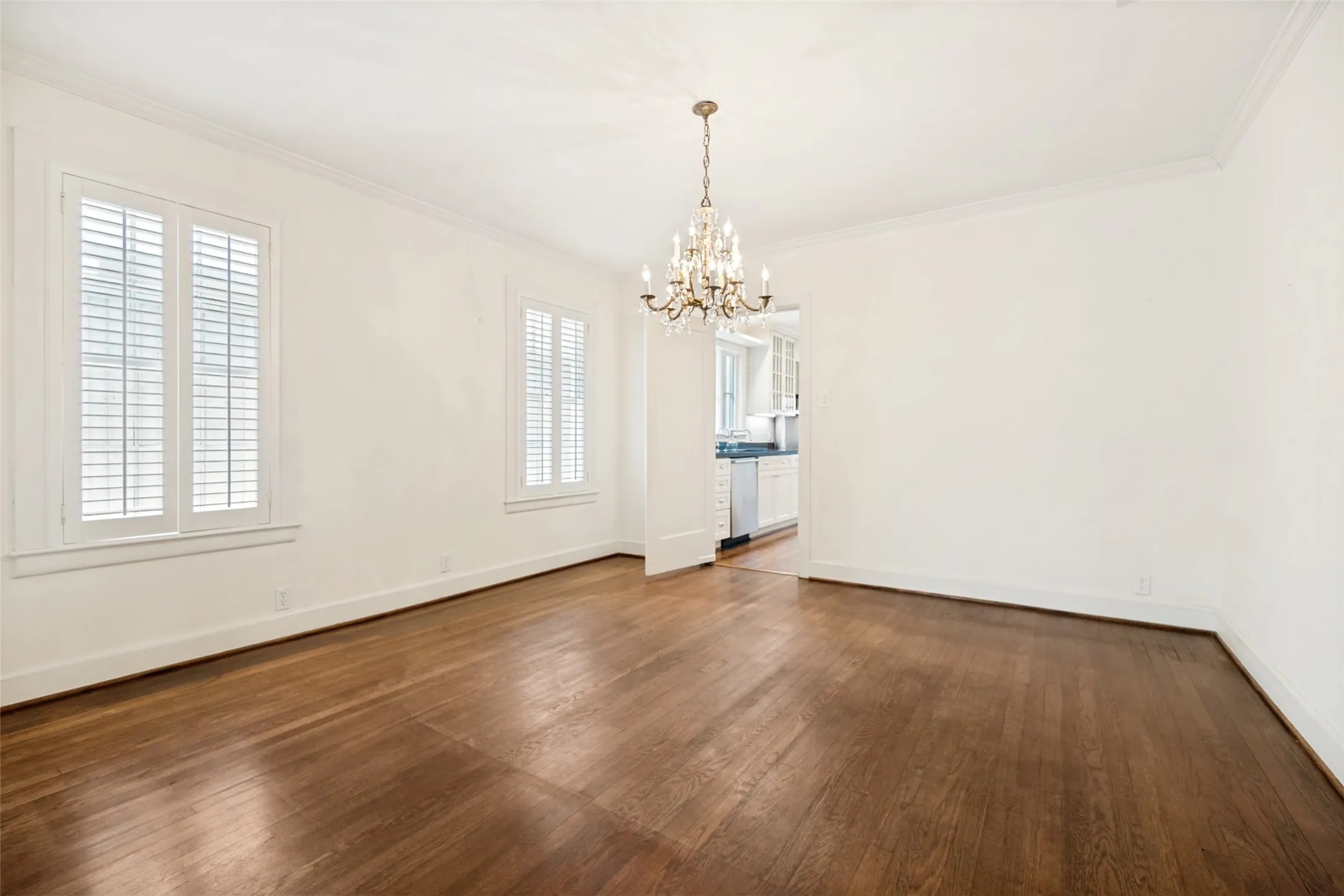 Single Family Residence For Rent in Dallas County , 4504 Livingston Avenue, Highland Park, Texas 75205, 4 Bedroom, 3 Bathroom, Garage spaces, 2,463 Sqft, built in 1928, mls#21355849, Real Estate Agent in Highland Park, Homes For Rent in Dallas county, Homes For Rent in Highland Park, Realtor in Highland Park Texas, Real Estate Brokerage Independent Realty Texas, Luminita Cordes Realtor