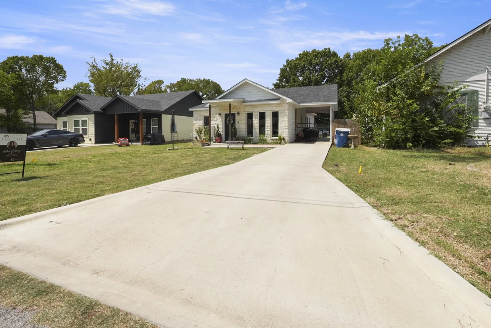 Single Family Residence For Sale in Navarro County , 110 E COLLEGE Avenue, Corsicana, Texas 75110, 3 Bedroom, 2 Bathroom, Garage spaces, 1,405 Sqft, built in 2023, mls#21355862, Real Estate Agent in Corsicana, Homes For Sale in Navarro county, Homes For Sale in Corsicana, Realtor in Corsicana Texas, Real Estate Brokerage Independent Realty Texas, Luminita Cordes Realtor