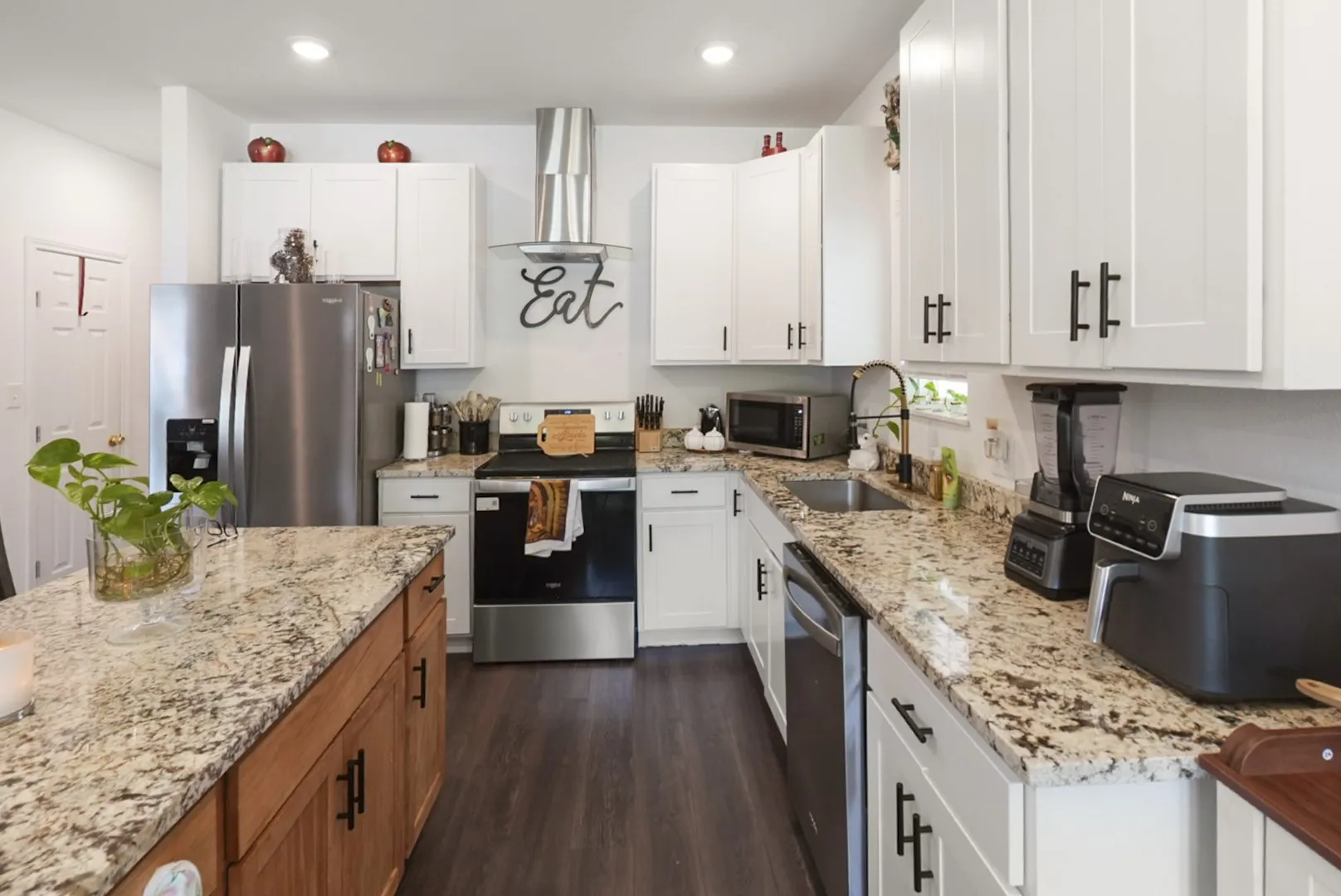 Single Family Residence For Sale in Navarro County , 110 E COLLEGE Avenue, Corsicana, Texas 75110, 3 Bedroom, 2 Bathroom, Garage spaces, 1,405 Sqft, built in 2023, mls#21355862, Real Estate Agent in Corsicana, Homes For Sale in Navarro county, Homes For Sale in Corsicana, Realtor in Corsicana Texas, Real Estate Brokerage Independent Realty Texas, Luminita Cordes Realtor