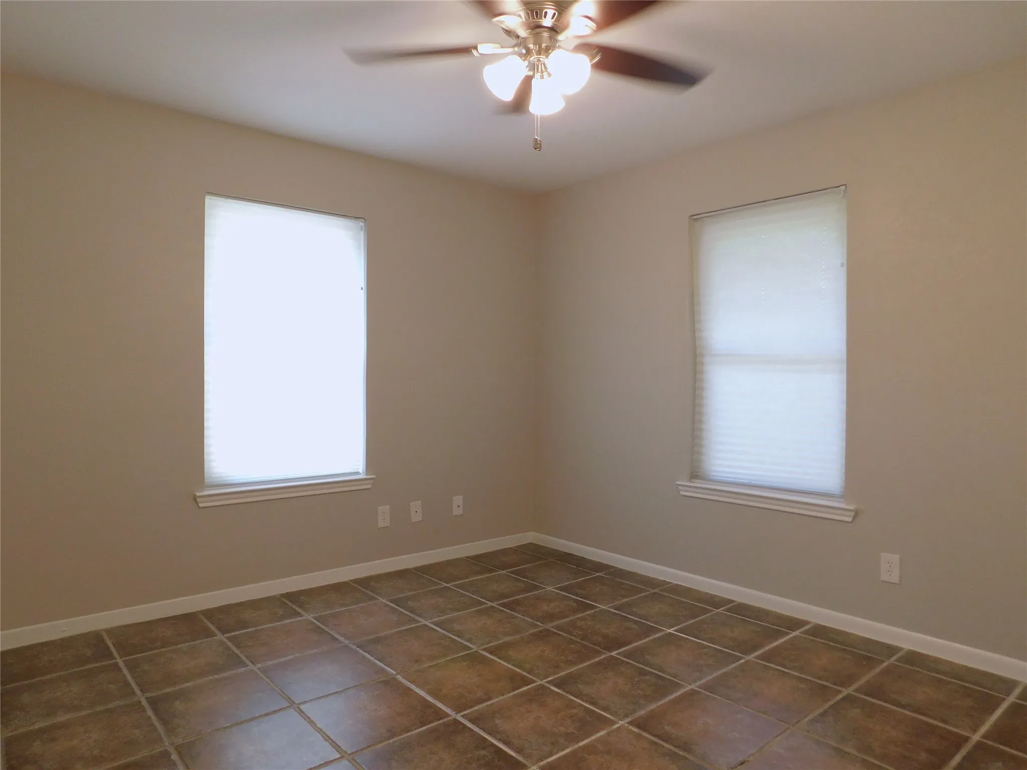 Duplex For Rent in Denton County , 897 John George Lane, Sanger, Texas 76266, 3 Bedroom, 2 Bathroom, Garage spaces, 2,000 Sqft, built in 1977, mls#21353976, Real Estate Agent in Sanger, Homes For Rent in Denton county, Homes For Rent in Sanger, Realtor in Sanger Texas, Real Estate Brokerage Independent Realty Texas, Luminita Cordes Realtor