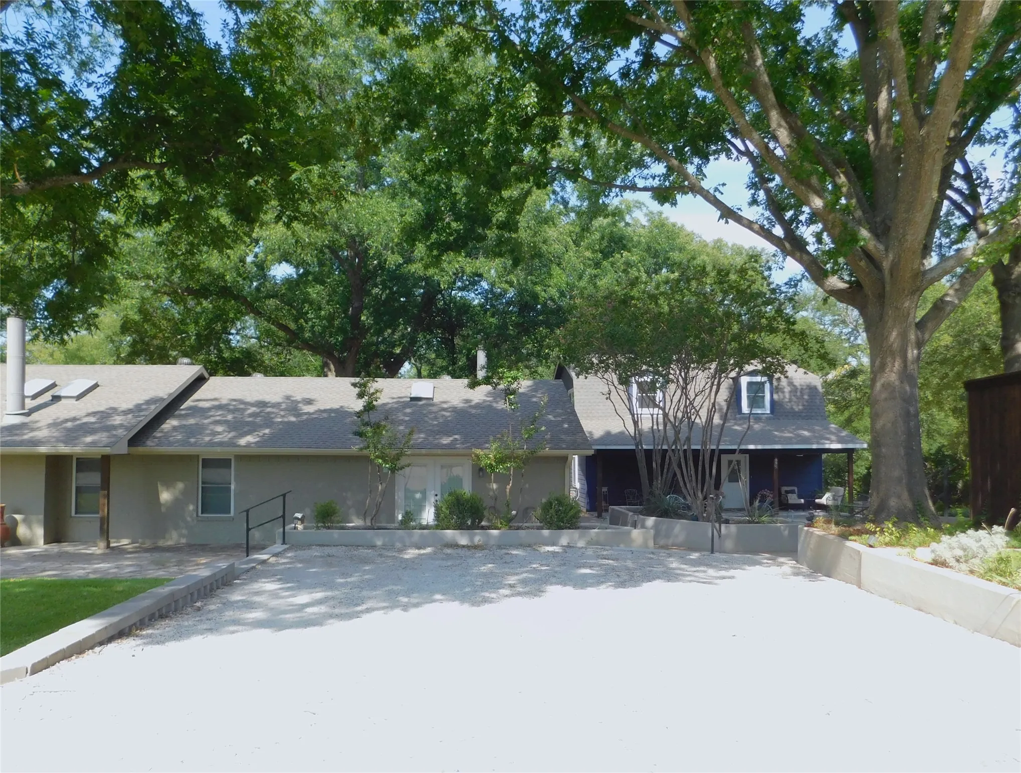 Duplex For Rent in Denton County , 897 John George Lane, Sanger, Texas 76266, 3 Bedroom, 2 Bathroom, Garage spaces, 2,000 Sqft, built in 1977, mls#21353976, Real Estate Agent in Sanger, Homes For Rent in Denton county, Homes For Rent in Sanger, Realtor in Sanger Texas, Real Estate Brokerage Independent Realty Texas, Luminita Cordes Realtor