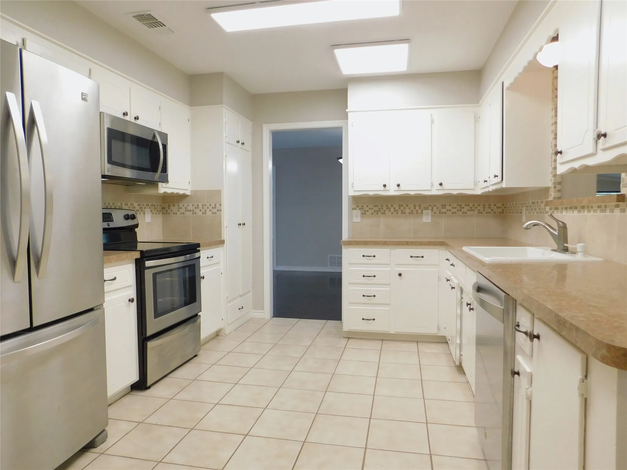 Duplex For Rent in Denton County , 897 John George Lane, Sanger, Texas 76266, 3 Bedroom, 2 Bathroom, Garage spaces, 2,000 Sqft, built in 1977, mls#21353976, Real Estate Agent in Sanger, Homes For Rent in Denton county, Homes For Rent in Sanger, Realtor in Sanger Texas, Real Estate Brokerage Independent Realty Texas, Luminita Cordes Realtor