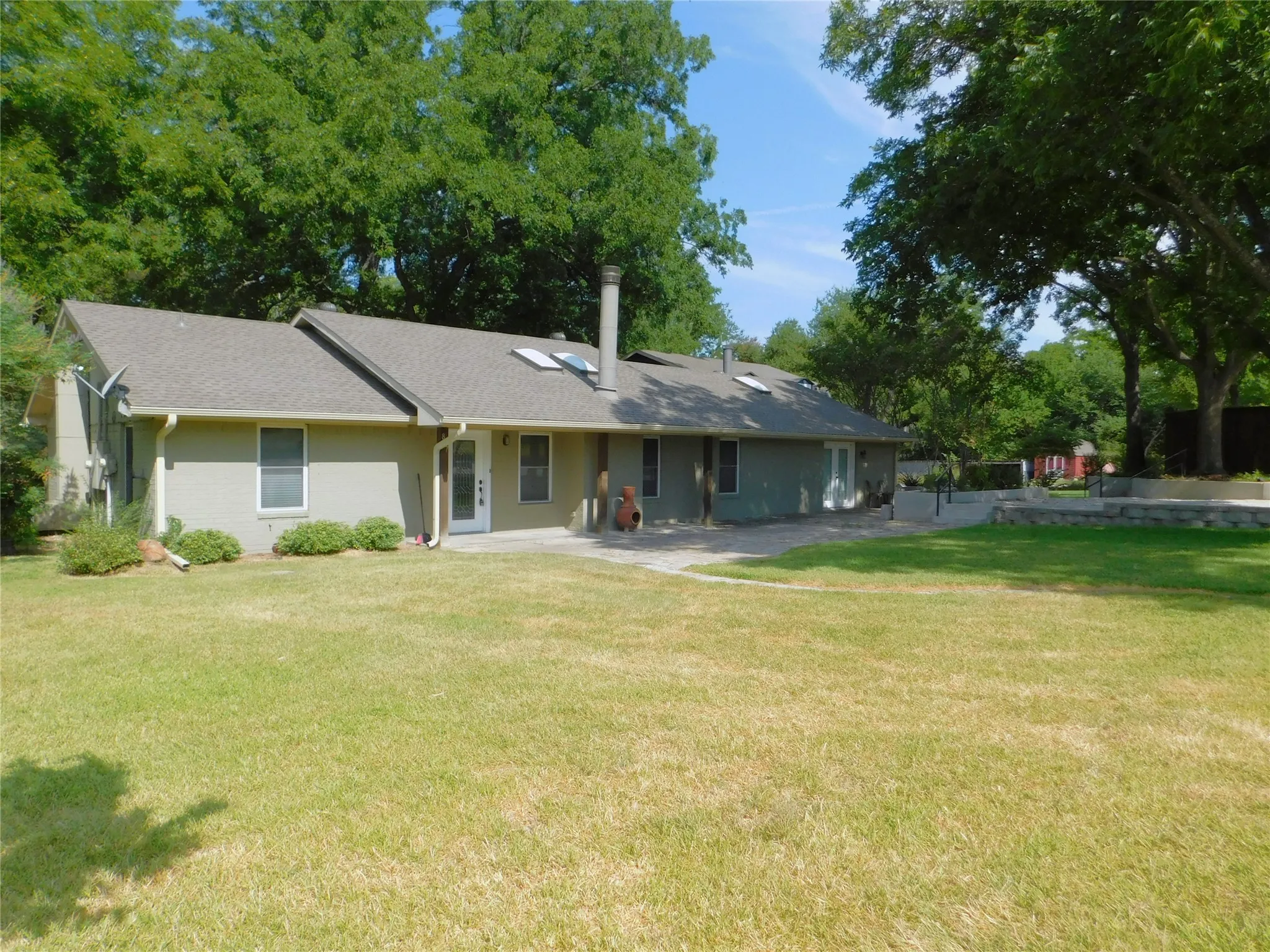 Duplex For Rent in Denton County , 897 John George Lane, Sanger, Texas 76266, 3 Bedroom, 2 Bathroom, Garage spaces, 2,000 Sqft, built in 1977, mls#21353976, Real Estate Agent in Sanger, Homes For Rent in Denton county, Homes For Rent in Sanger, Realtor in Sanger Texas, Real Estate Brokerage Independent Realty Texas, Luminita Cordes Realtor
