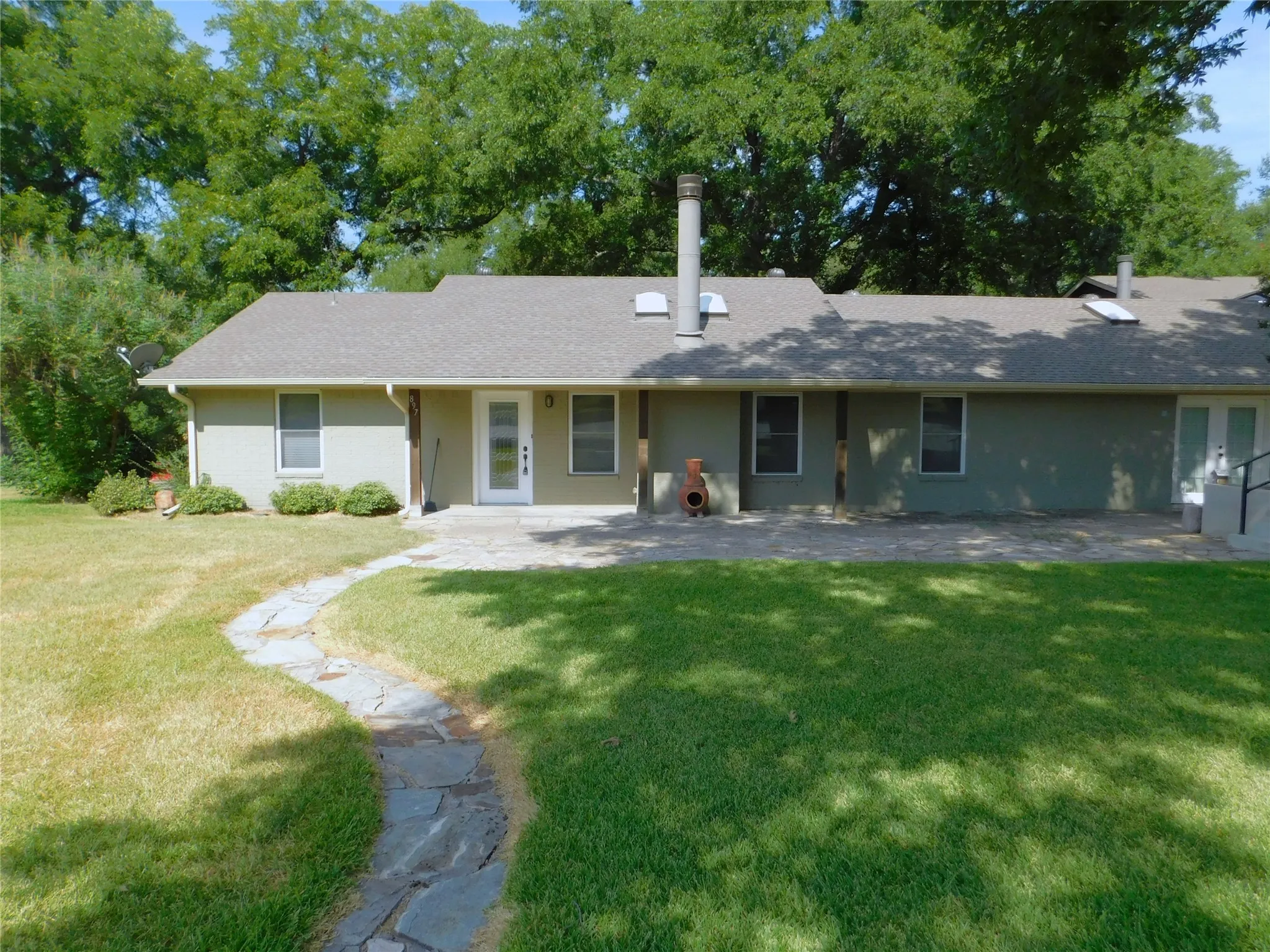 Duplex For Rent in Denton County , 897 John George Lane, Sanger, Texas 76266, 3 Bedroom, 2 Bathroom, Garage spaces, 2,000 Sqft, built in 1977, mls#21353976, Real Estate Agent in Sanger, Homes For Rent in Denton county, Homes For Rent in Sanger, Realtor in Sanger Texas, Real Estate Brokerage Independent Realty Texas, Luminita Cordes Realtor