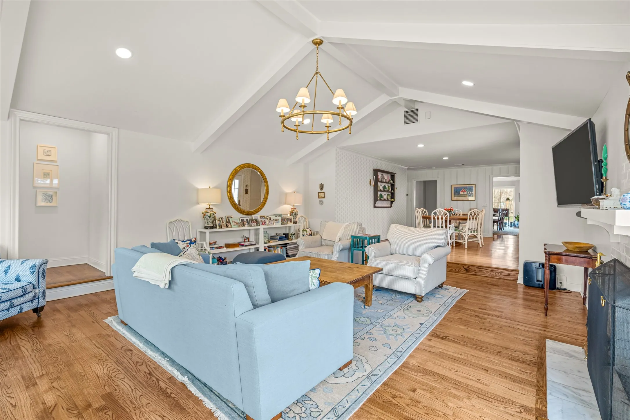 Single Family Residence For Rent in Tarrant County , 508 N Bailey Avenue, Fort Worth, Texas 76107, 6 Bedroom, 5 Bathroom, 2 Garage spaces, 5,062 Sqft, built in 1949, mls#21355464, Real Estate Agent in Fort Worth, Homes For Rent in Tarrant county, Homes For Rent in Fort Worth, Realtor in Fort Worth Texas, Real Estate Brokerage Independent Realty Texas, Luminita Cordes Realtor