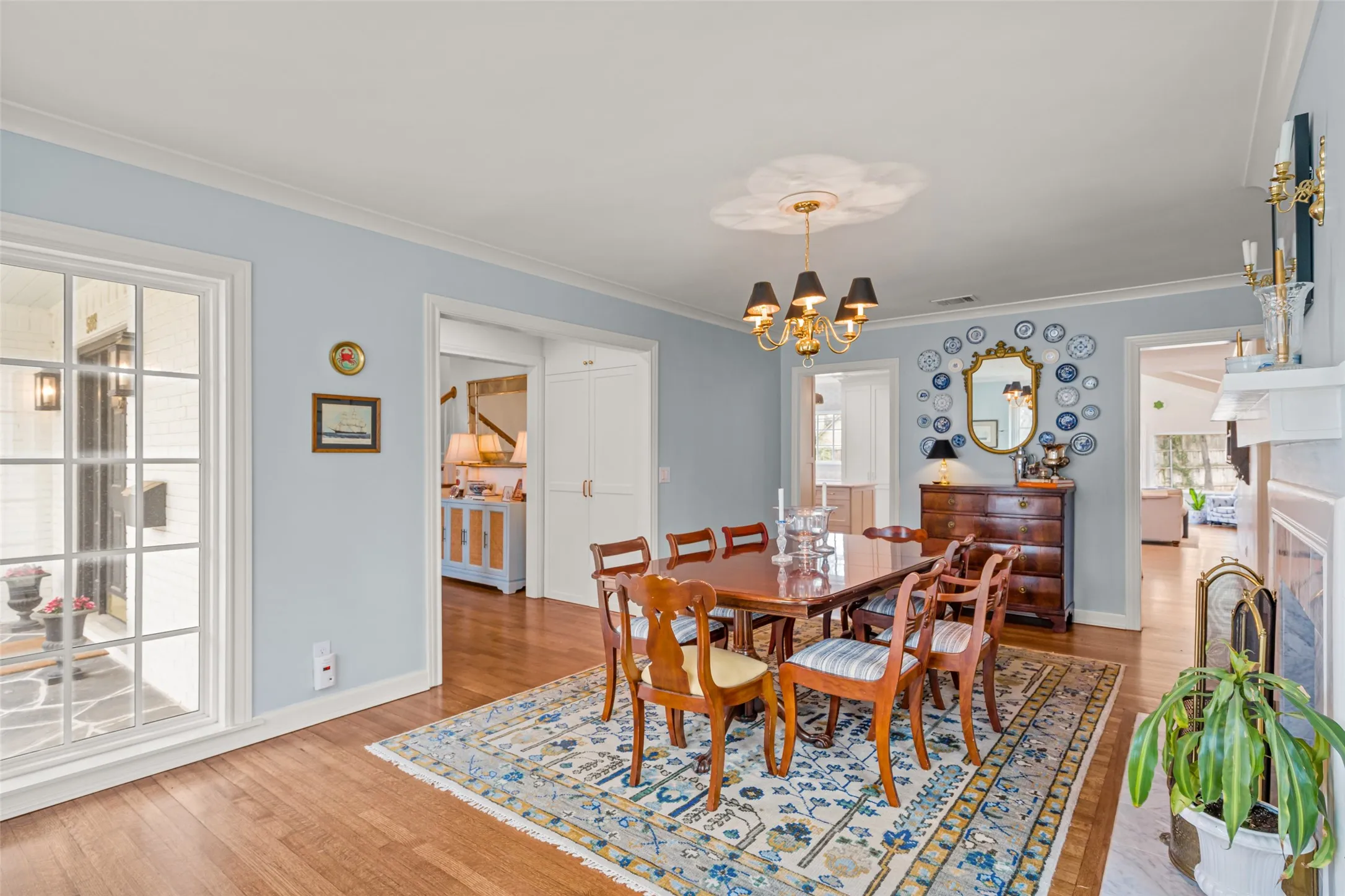 Single Family Residence For Rent in Tarrant County , 508 N Bailey Avenue, Fort Worth, Texas 76107, 6 Bedroom, 5 Bathroom, 2 Garage spaces, 5,062 Sqft, built in 1949, mls#21355464, Real Estate Agent in Fort Worth, Homes For Rent in Tarrant county, Homes For Rent in Fort Worth, Realtor in Fort Worth Texas, Real Estate Brokerage Independent Realty Texas, Luminita Cordes Realtor