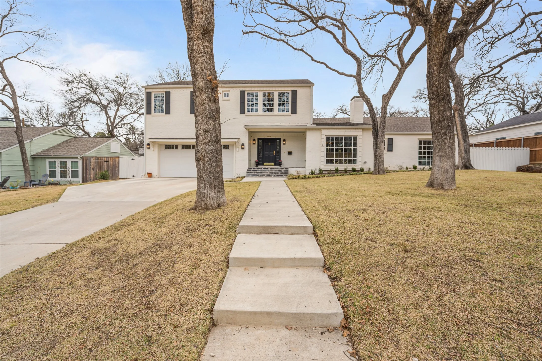 Single Family Residence For Rent in Tarrant County , 508 N Bailey Avenue, Fort Worth, Texas 76107, 6 Bedroom, 5 Bathroom, 2 Garage spaces, 5,062 Sqft, built in 1949, mls#21355464, Real Estate Agent in Fort Worth, Homes For Rent in Tarrant county, Homes For Rent in Fort Worth, Realtor in Fort Worth Texas, Real Estate Brokerage Independent Realty Texas, Luminita Cordes Realtor