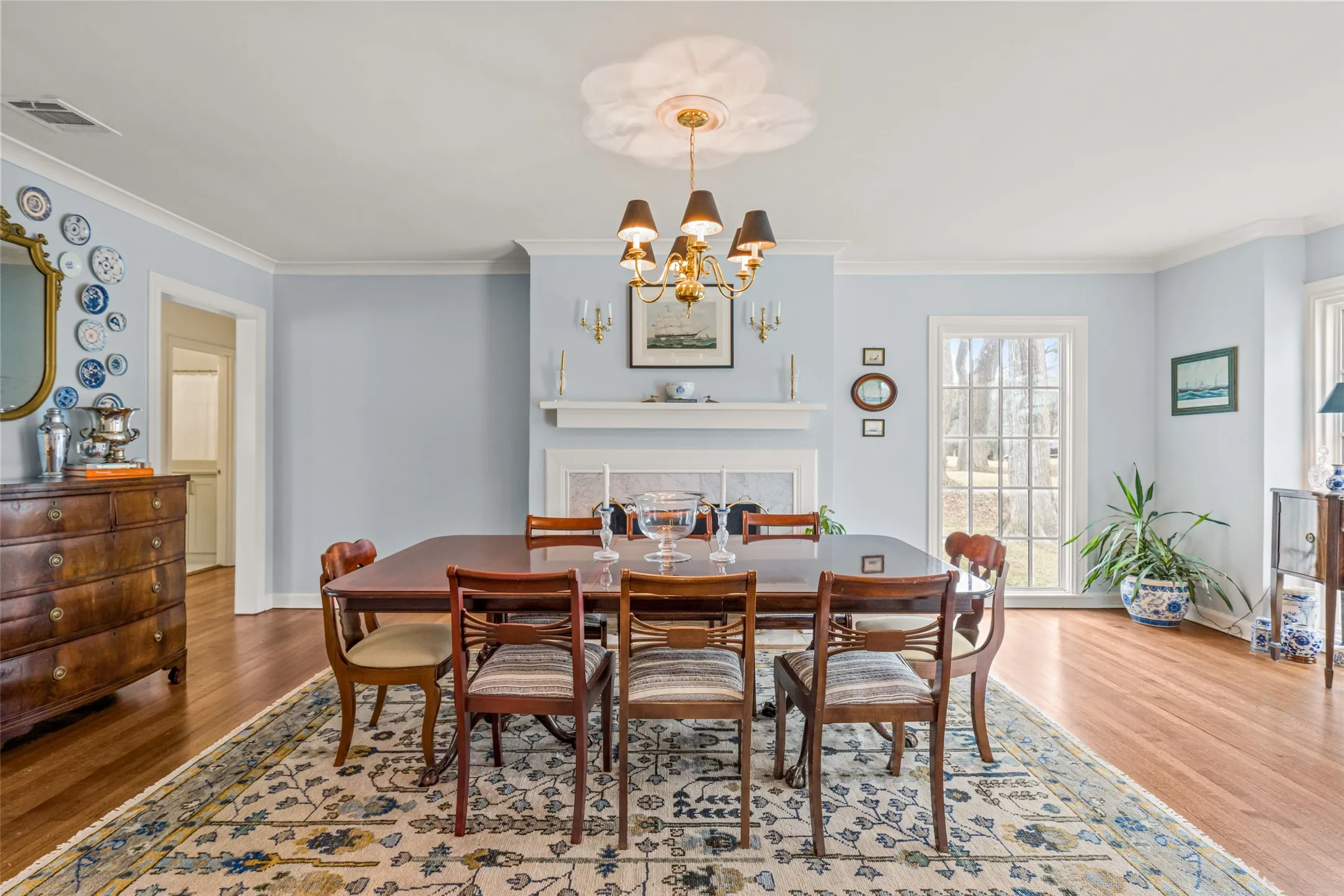 Single Family Residence For Rent in Tarrant County , 508 N Bailey Avenue, Fort Worth, Texas 76107, 6 Bedroom, 5 Bathroom, 2 Garage spaces, 5,062 Sqft, built in 1949, mls#21355464, Real Estate Agent in Fort Worth, Homes For Rent in Tarrant county, Homes For Rent in Fort Worth, Realtor in Fort Worth Texas, Real Estate Brokerage Independent Realty Texas, Luminita Cordes Realtor