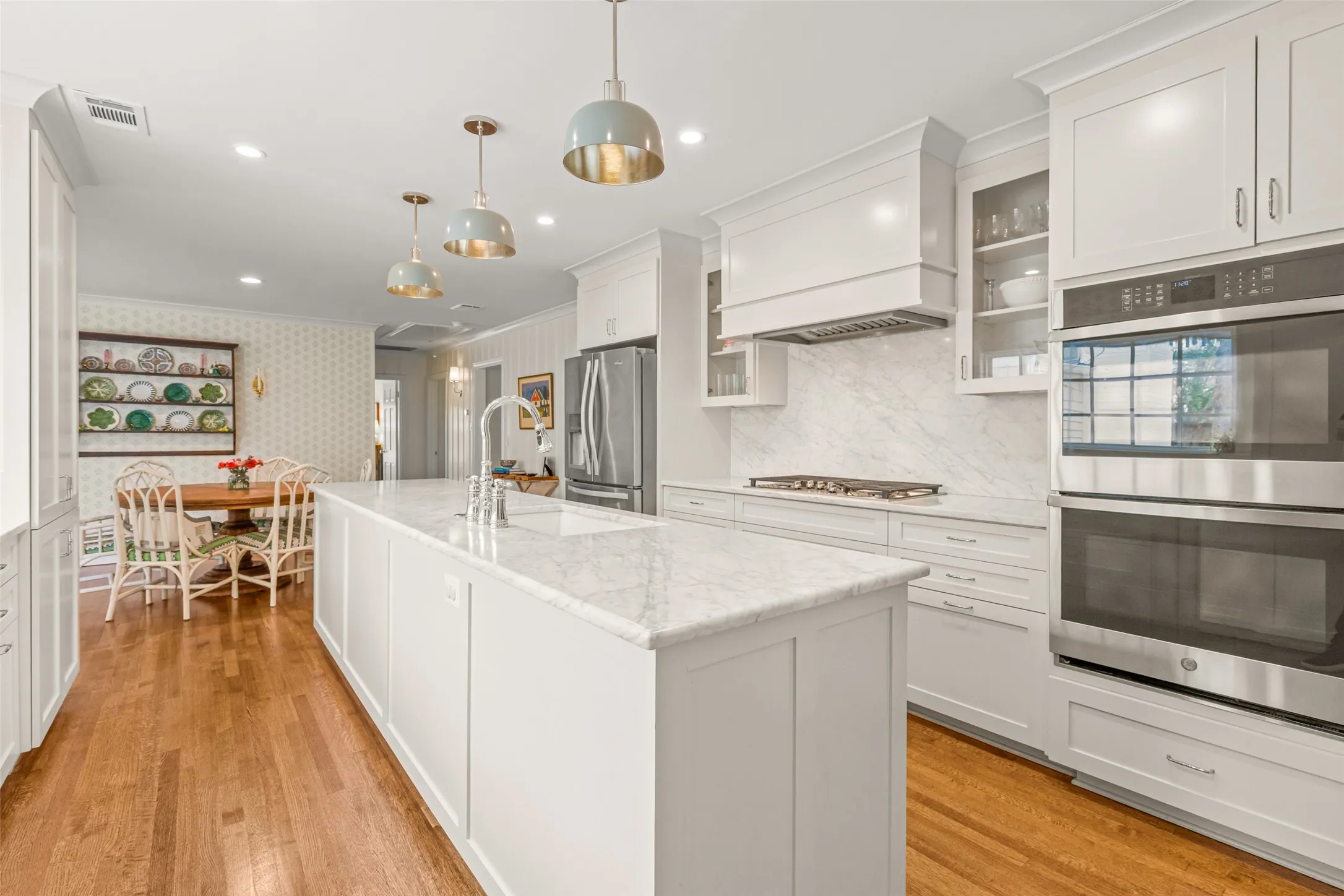 Single Family Residence For Rent in Tarrant County , 508 N Bailey Avenue, Fort Worth, Texas 76107, 6 Bedroom, 5 Bathroom, 2 Garage spaces, 5,062 Sqft, built in 1949, mls#21355464, Real Estate Agent in Fort Worth, Homes For Rent in Tarrant county, Homes For Rent in Fort Worth, Realtor in Fort Worth Texas, Real Estate Brokerage Independent Realty Texas, Luminita Cordes Realtor