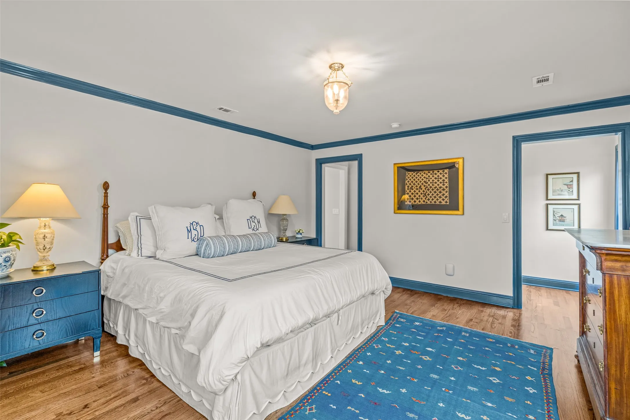 Single Family Residence For Rent in Tarrant County , 508 N Bailey Avenue, Fort Worth, Texas 76107, 6 Bedroom, 5 Bathroom, 2 Garage spaces, 5,062 Sqft, built in 1949, mls#21355464, Real Estate Agent in Fort Worth, Homes For Rent in Tarrant county, Homes For Rent in Fort Worth, Realtor in Fort Worth Texas, Real Estate Brokerage Independent Realty Texas, Luminita Cordes Realtor