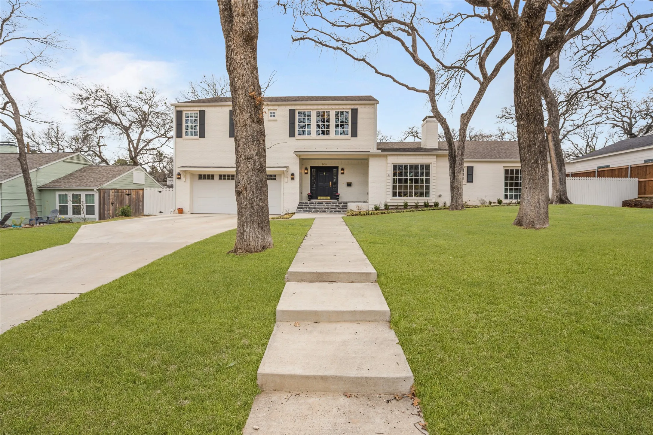 Single Family Residence For Rent in Tarrant County , 508 N Bailey Avenue, Fort Worth, Texas 76107, 6 Bedroom, 5 Bathroom, 2 Garage spaces, 5,062 Sqft, built in 1949, mls#21355464, Real Estate Agent in Fort Worth, Homes For Rent in Tarrant county, Homes For Rent in Fort Worth, Realtor in Fort Worth Texas, Real Estate Brokerage Independent Realty Texas, Luminita Cordes Realtor