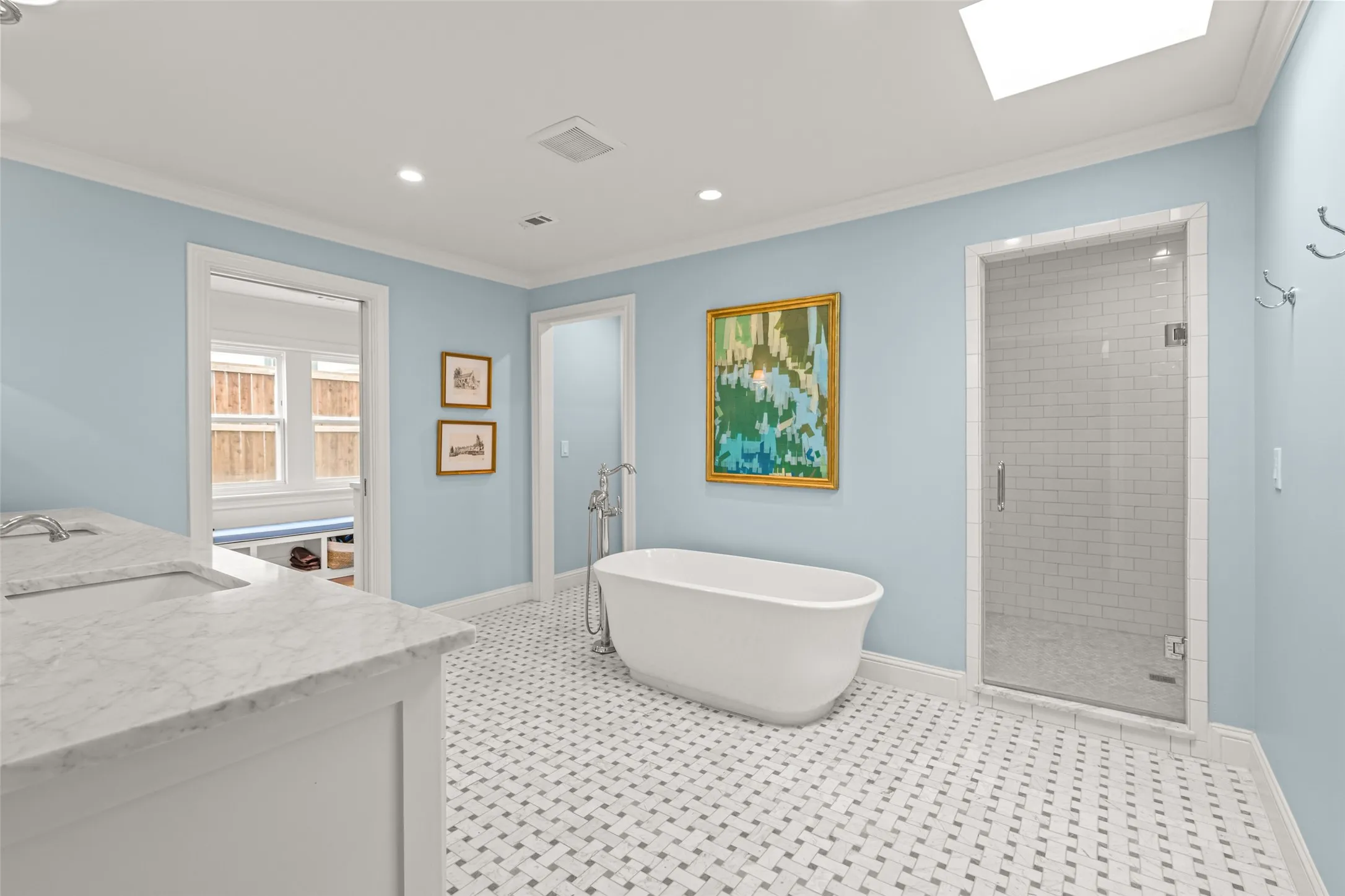 Single Family Residence For Rent in Tarrant County , 508 N Bailey Avenue, Fort Worth, Texas 76107, 6 Bedroom, 5 Bathroom, 2 Garage spaces, 5,062 Sqft, built in 1949, mls#21355464, Real Estate Agent in Fort Worth, Homes For Rent in Tarrant county, Homes For Rent in Fort Worth, Realtor in Fort Worth Texas, Real Estate Brokerage Independent Realty Texas, Luminita Cordes Realtor