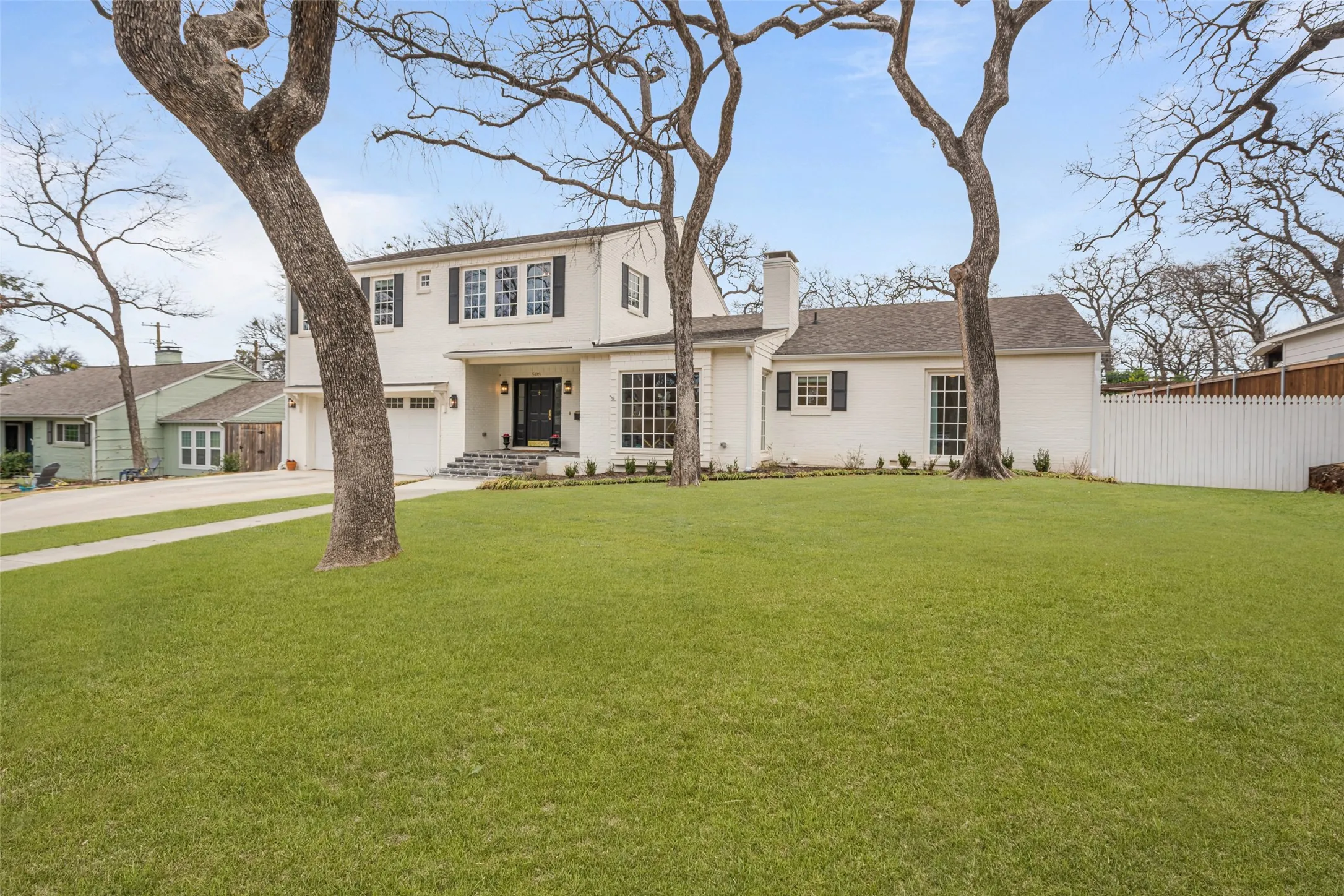 Single Family Residence For Rent in Tarrant County , 508 N Bailey Avenue, Fort Worth, Texas 76107, 6 Bedroom, 5 Bathroom, 2 Garage spaces, 5,062 Sqft, built in 1949, mls#21355464, Real Estate Agent in Fort Worth, Homes For Rent in Tarrant county, Homes For Rent in Fort Worth, Realtor in Fort Worth Texas, Real Estate Brokerage Independent Realty Texas, Luminita Cordes Realtor