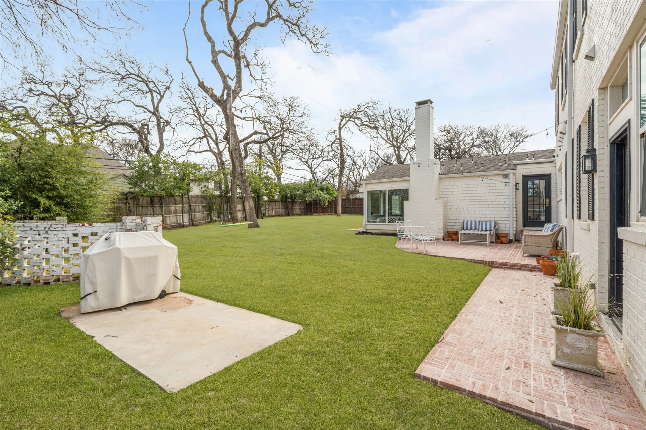 Single Family Residence For Rent in Tarrant County , 508 N Bailey Avenue, Fort Worth, Texas 76107, 6 Bedroom, 5 Bathroom, 2 Garage spaces, 5,062 Sqft, built in 1949, mls#21355464, Real Estate Agent in Fort Worth, Homes For Rent in Tarrant county, Homes For Rent in Fort Worth, Realtor in Fort Worth Texas, Real Estate Brokerage Independent Realty Texas, Luminita Cordes Realtor