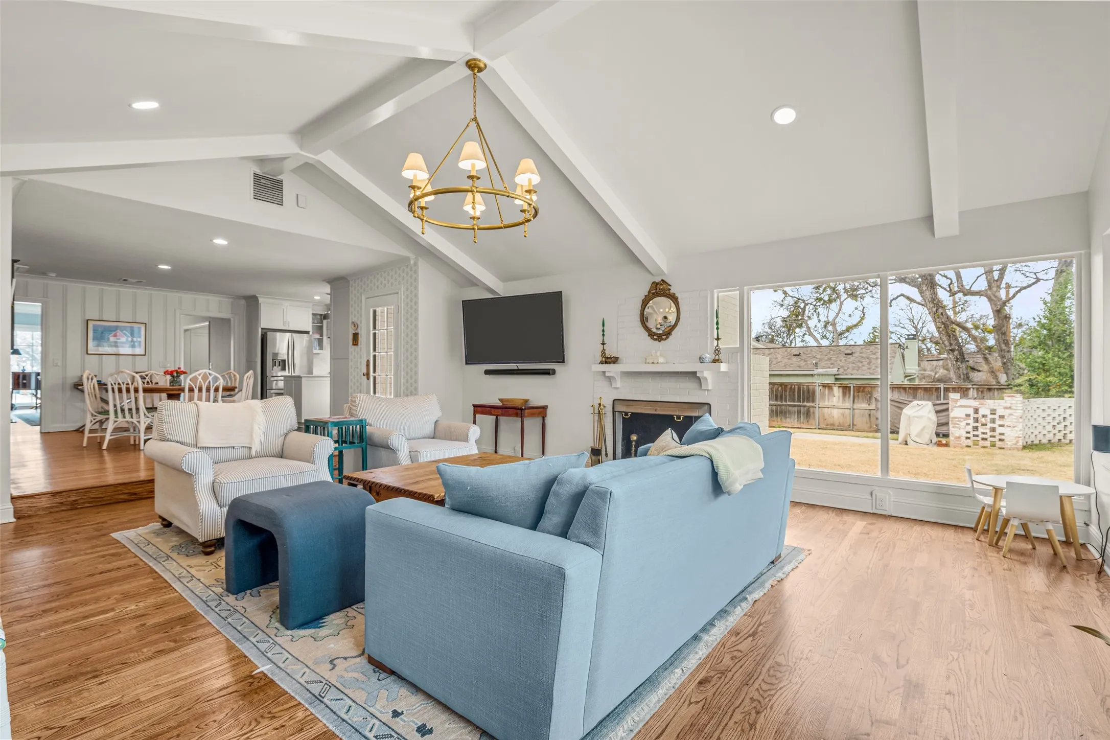 Single Family Residence For Rent in Tarrant County , 508 N Bailey Avenue, Fort Worth, Texas 76107, 6 Bedroom, 5 Bathroom, 2 Garage spaces, 5,062 Sqft, built in 1949, mls#21355464, Real Estate Agent in Fort Worth, Homes For Rent in Tarrant county, Homes For Rent in Fort Worth, Realtor in Fort Worth Texas, Real Estate Brokerage Independent Realty Texas, Luminita Cordes Realtor