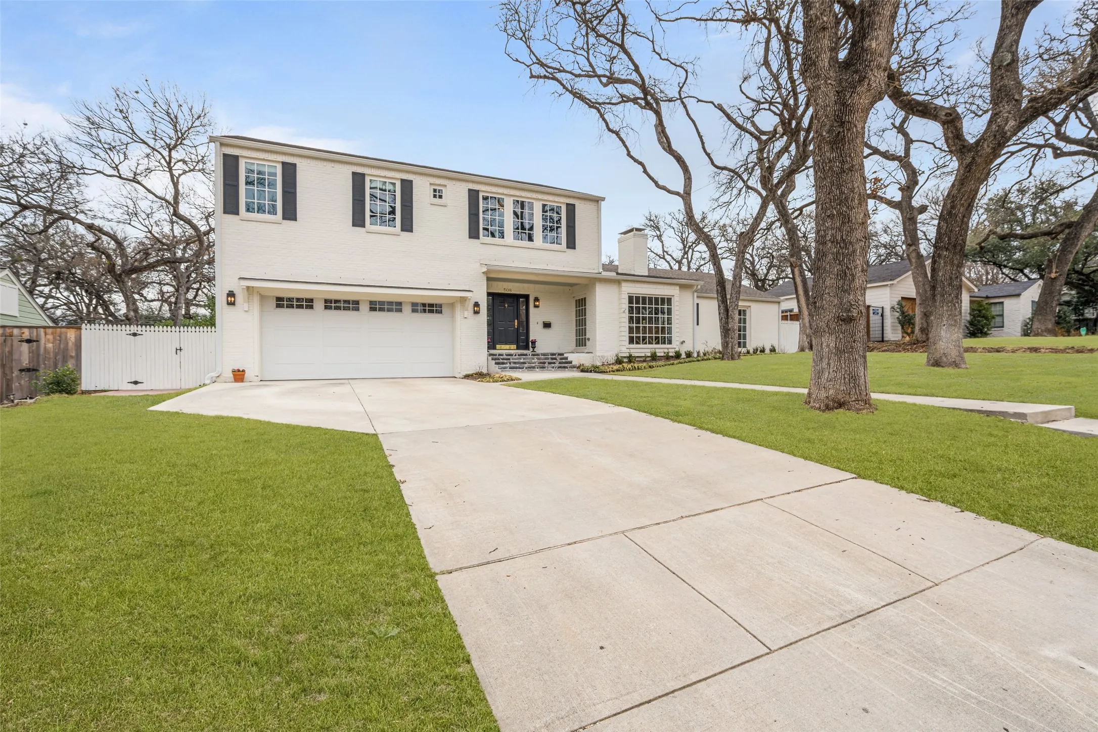 Single Family Residence For Rent in Tarrant County , 508 N Bailey Avenue, Fort Worth, Texas 76107, 6 Bedroom, 5 Bathroom, 2 Garage spaces, 5,062 Sqft, built in 1949, mls#21355464, Real Estate Agent in Fort Worth, Homes For Rent in Tarrant county, Homes For Rent in Fort Worth, Realtor in Fort Worth Texas, Real Estate Brokerage Independent Realty Texas, Luminita Cordes Realtor