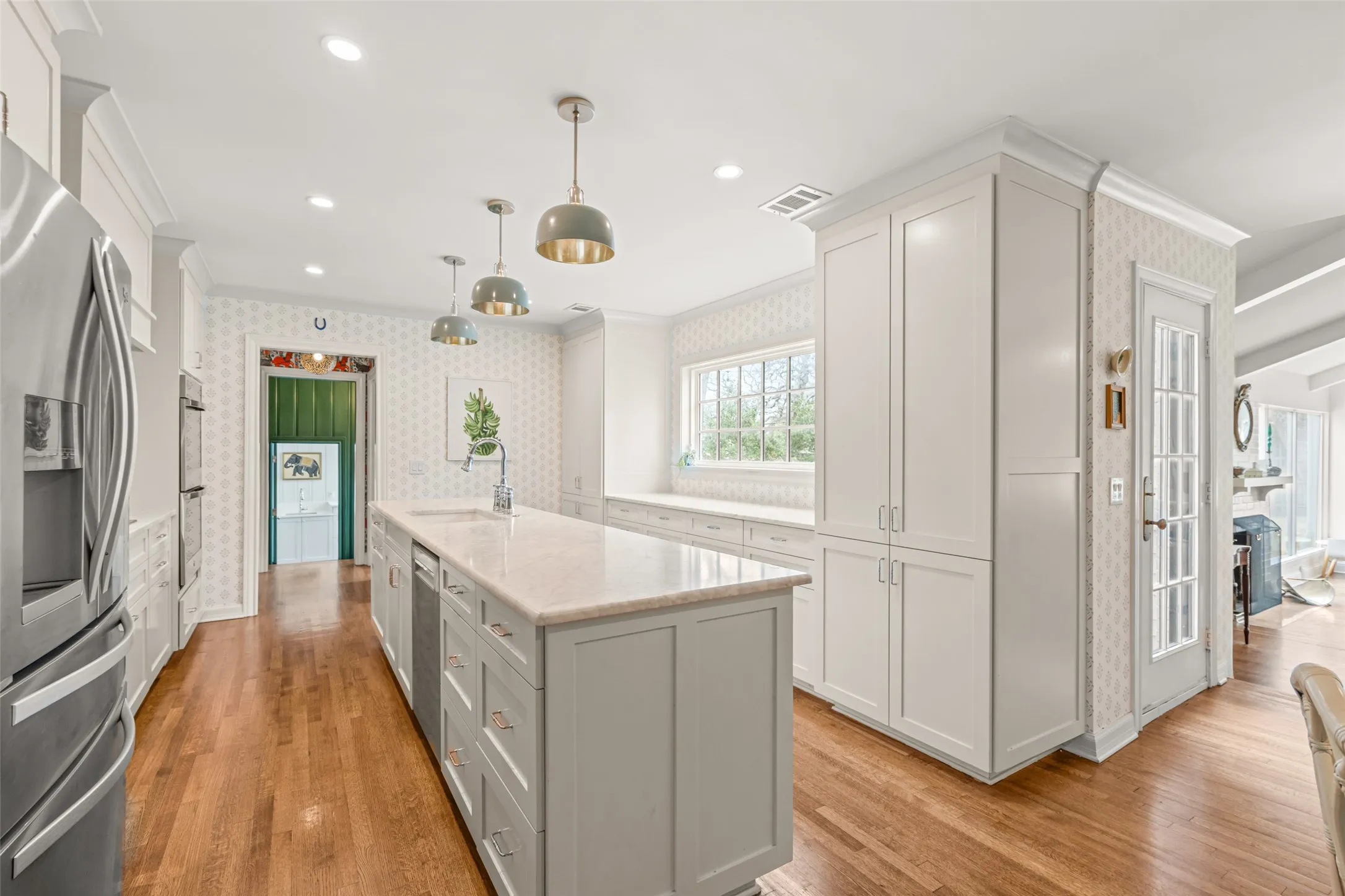 Single Family Residence For Rent in Tarrant County , 508 N Bailey Avenue, Fort Worth, Texas 76107, 6 Bedroom, 5 Bathroom, 2 Garage spaces, 5,062 Sqft, built in 1949, mls#21355464, Real Estate Agent in Fort Worth, Homes For Rent in Tarrant county, Homes For Rent in Fort Worth, Realtor in Fort Worth Texas, Real Estate Brokerage Independent Realty Texas, Luminita Cordes Realtor
