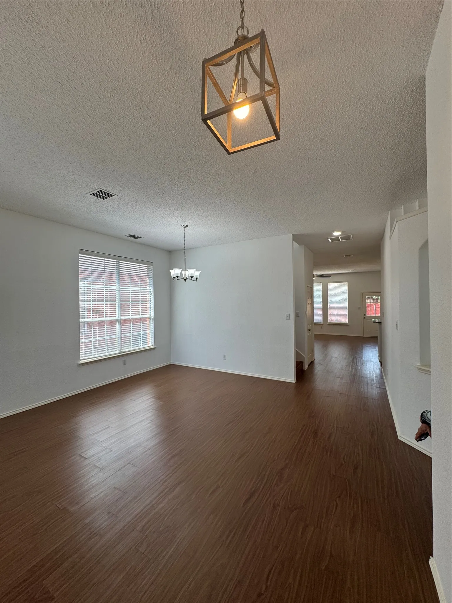 Single Family Residence For Sale in Collin County , 1527 Sugar Bush Trail, Allen, Texas 75002, 4 Bedroom, 2 Bathroom, 2 Garage spaces, 2,347 Sqft, built in 2000, mls#21355632, Real Estate Agent in Allen, Homes For Sale in Collin county, Homes For Sale in Allen, Realtor in Allen Texas, Real Estate Brokerage Independent Realty Texas, Luminita Cordes Realtor