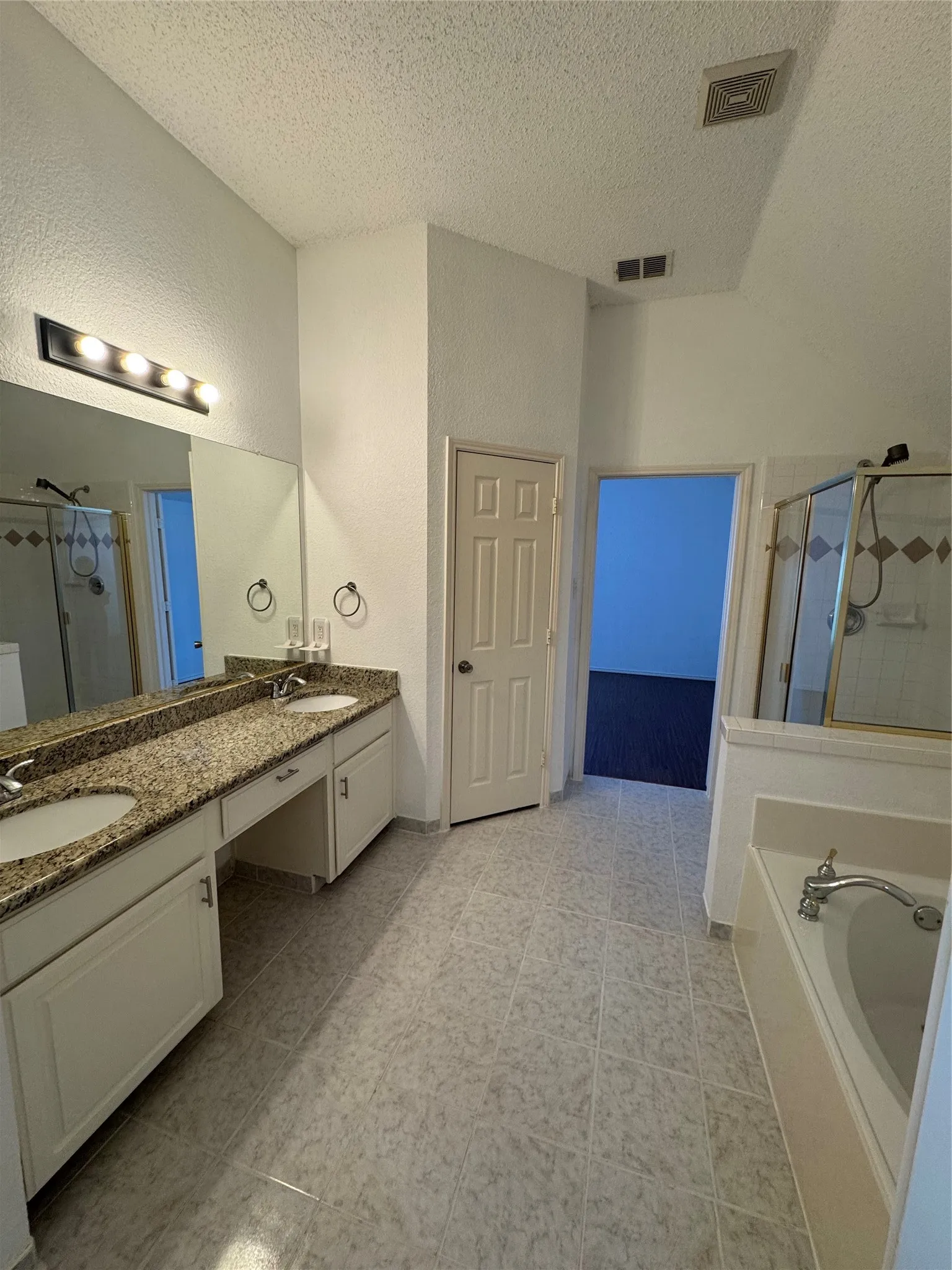 Single Family Residence For Sale in Collin County , 1527 Sugar Bush Trail, Allen, Texas 75002, 4 Bedroom, 2 Bathroom, 2 Garage spaces, 2,347 Sqft, built in 2000, mls#21355632, Real Estate Agent in Allen, Homes For Sale in Collin county, Homes For Sale in Allen, Realtor in Allen Texas, Real Estate Brokerage Independent Realty Texas, Luminita Cordes Realtor